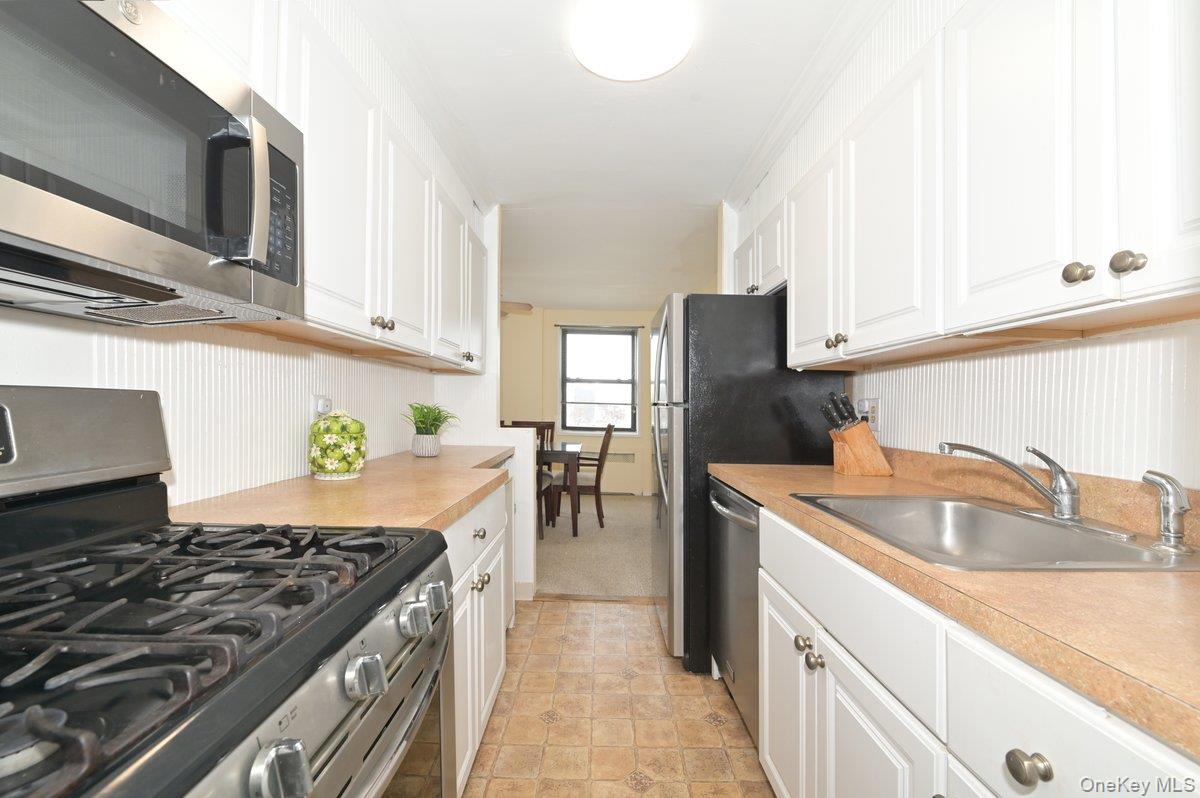 #8 photo, 1 Birchwood Court, নাসাউ কাউন্টি Mineola , NY 11501