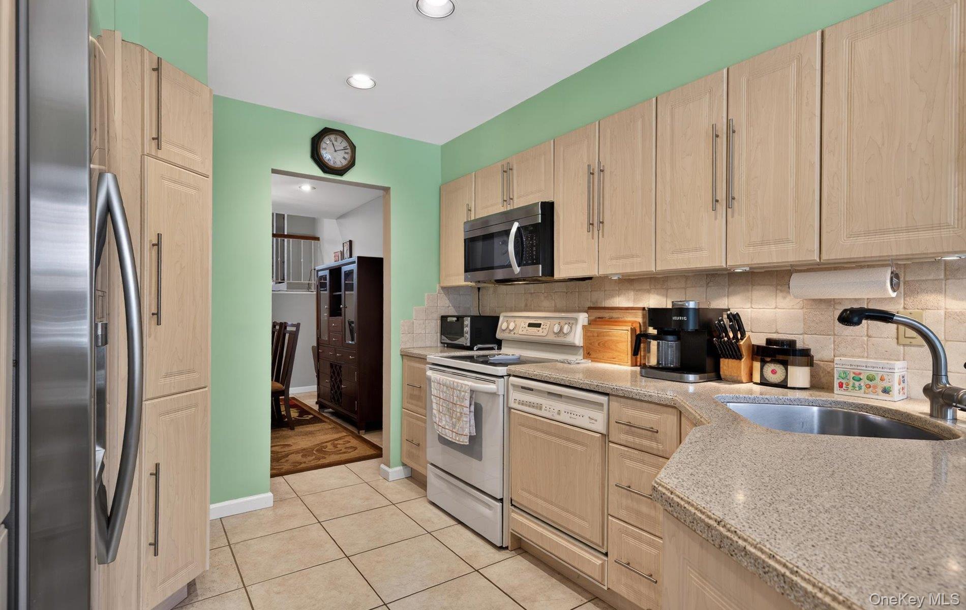 #6 photo, 37 Aspen Drive, নাসাউ কাউন্টি Woodbury , NY 11797