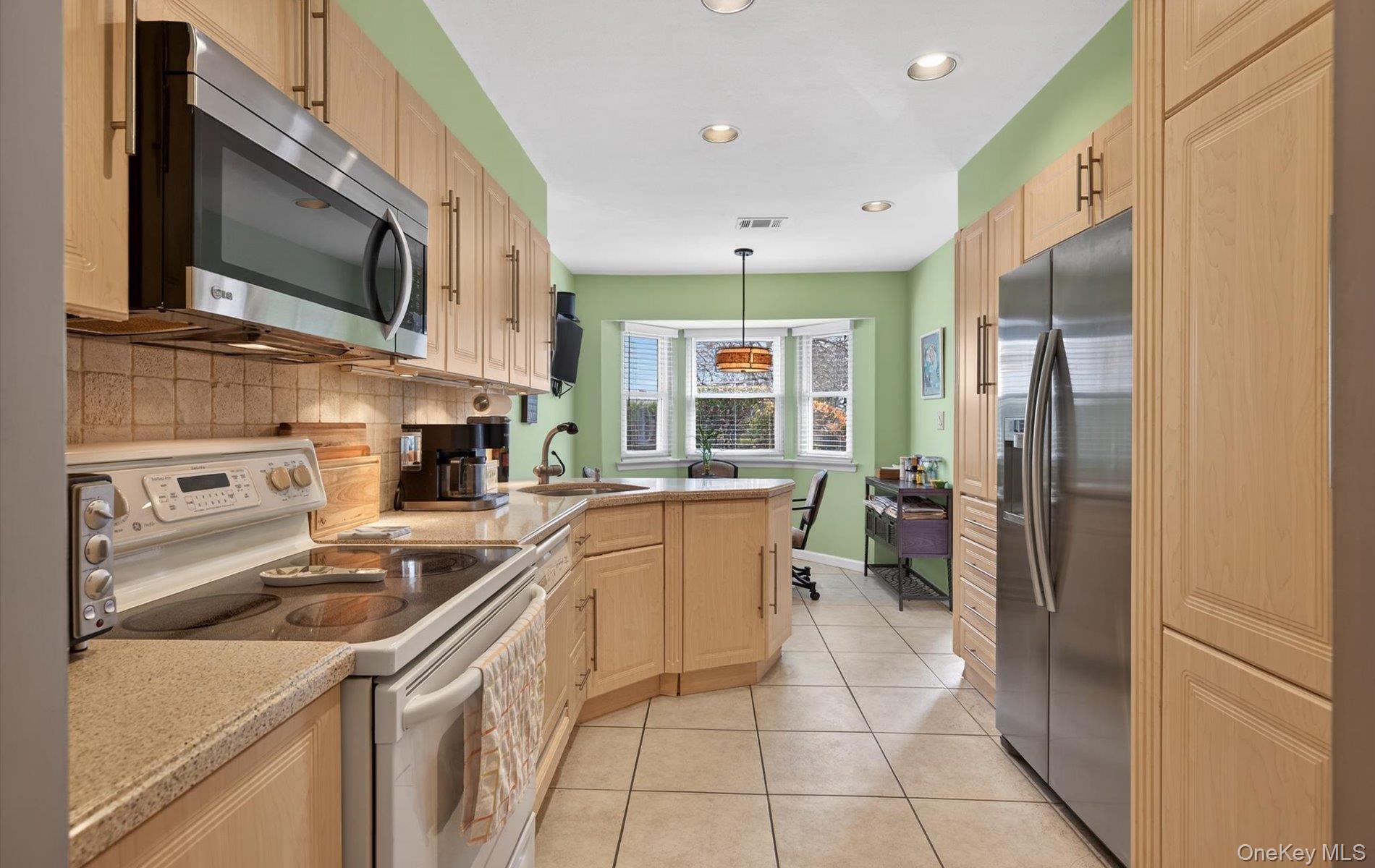 #7 photo, 37 Aspen Drive, নাসাউ কাউন্টি Woodbury , NY 11797