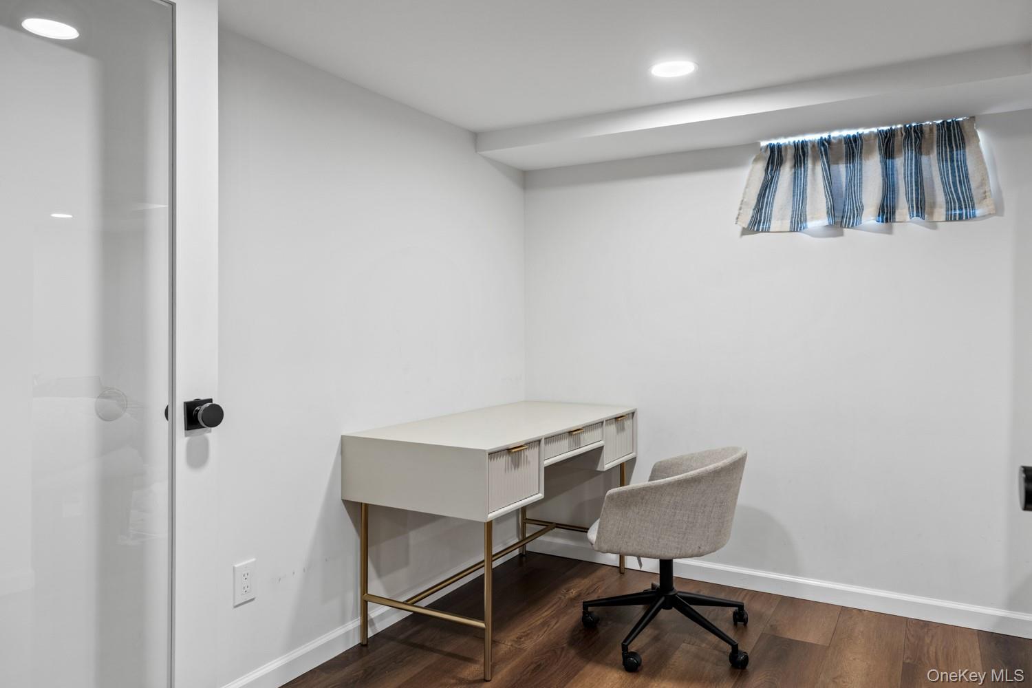 #15 photo, 38 Chenango Drive, מחוז סאפוק Bay Shore , NY 11706