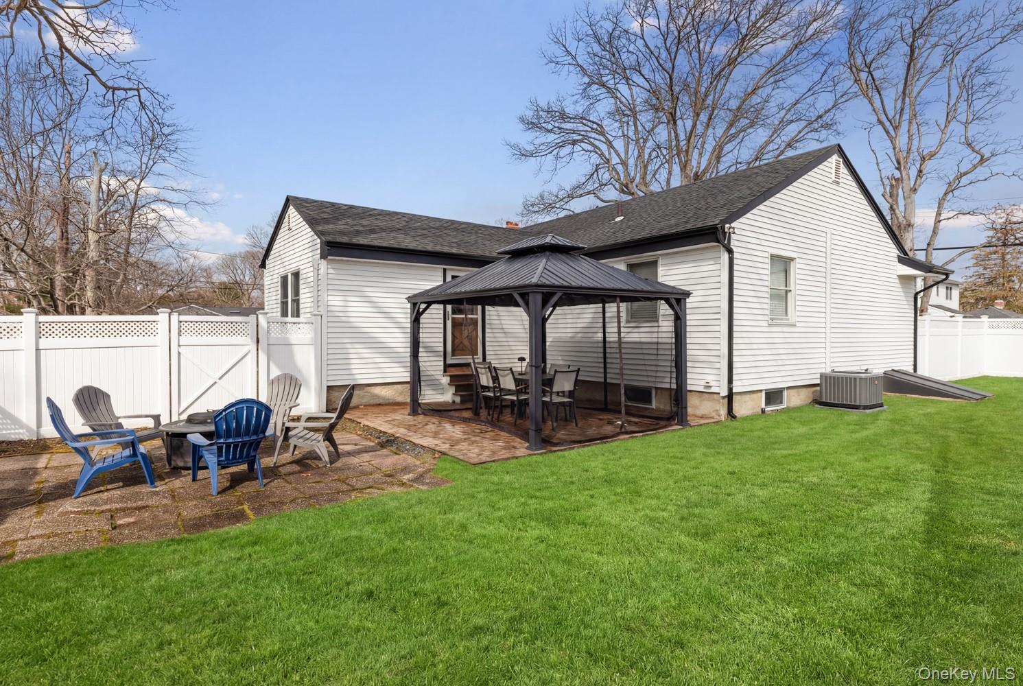 #18 photo, 38 Chenango Drive, מחוז סאפוק Bay Shore , NY 11706