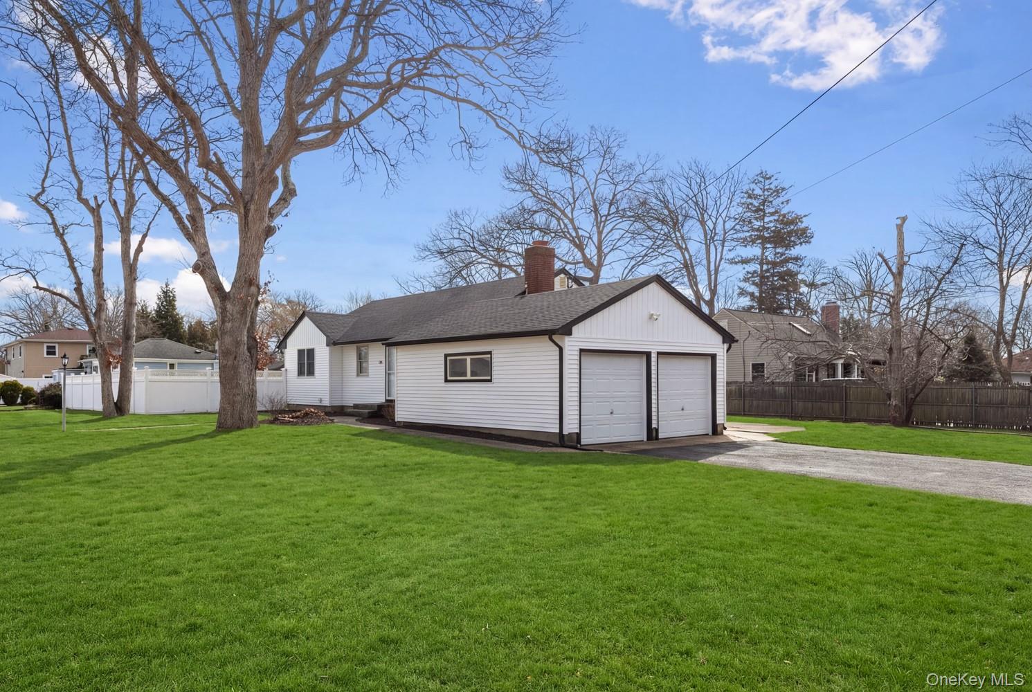 #2 photo, 38 Chenango Drive, מחוז סאפוק Bay Shore , NY 11706