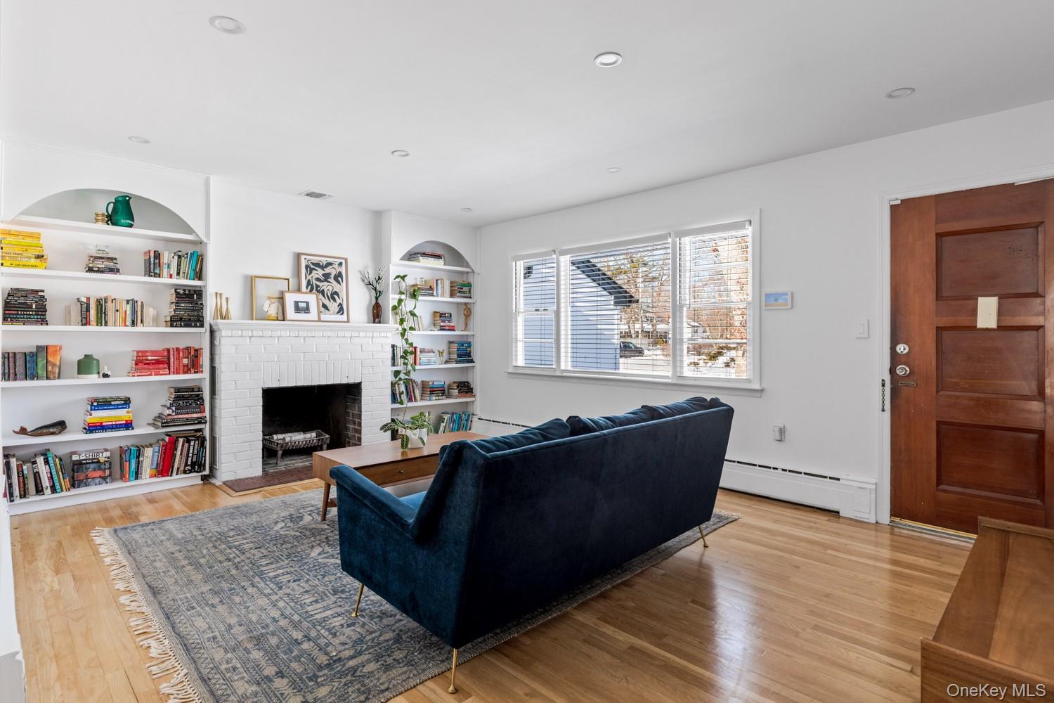 #4 photo, 38 Chenango Drive, מחוז סאפוק Bay Shore , NY 11706