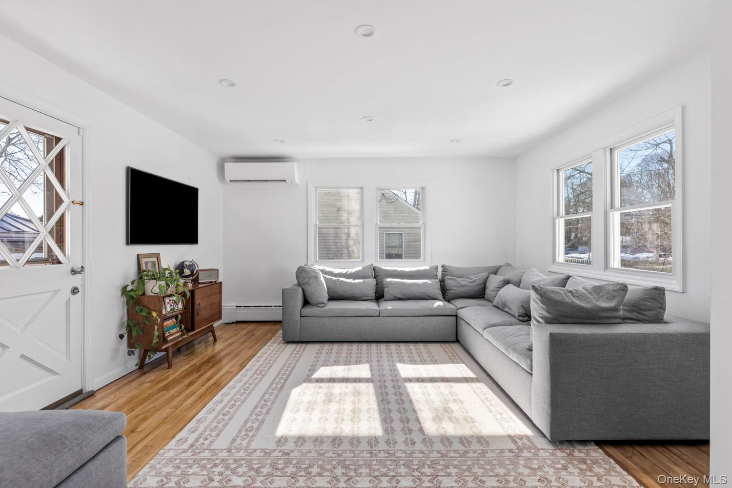 #5 photo, 38 Chenango Drive, מחוז סאפוק Bay Shore , NY 11706