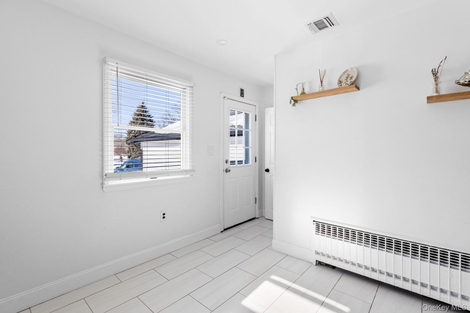 #9 photo, 38 Chenango Drive, מחוז סאפוק Bay Shore , NY 11706