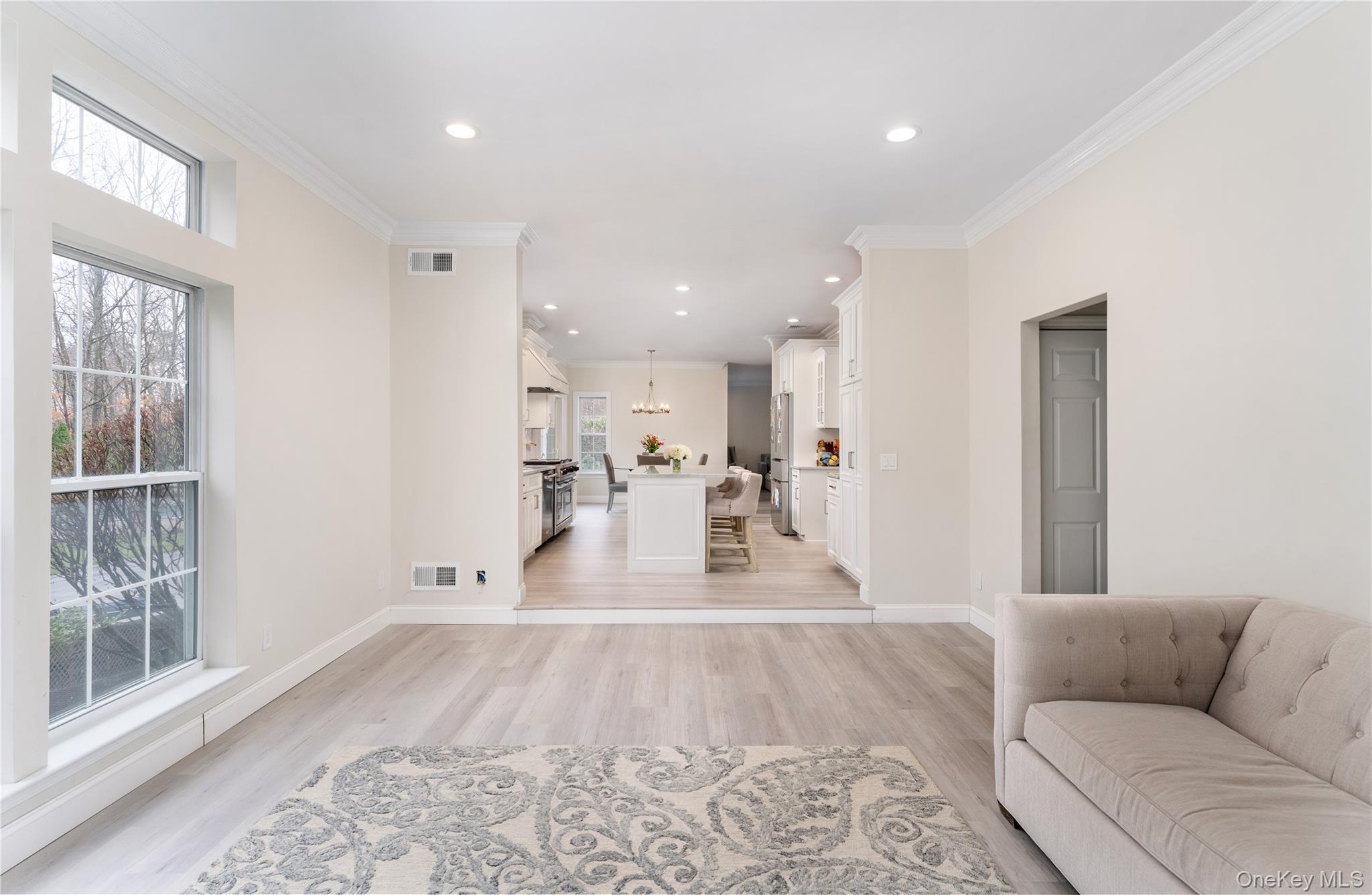 #17 photo, 7 Framingham Lane, সাফোক কাউন্টি Shoreham , NY 11786