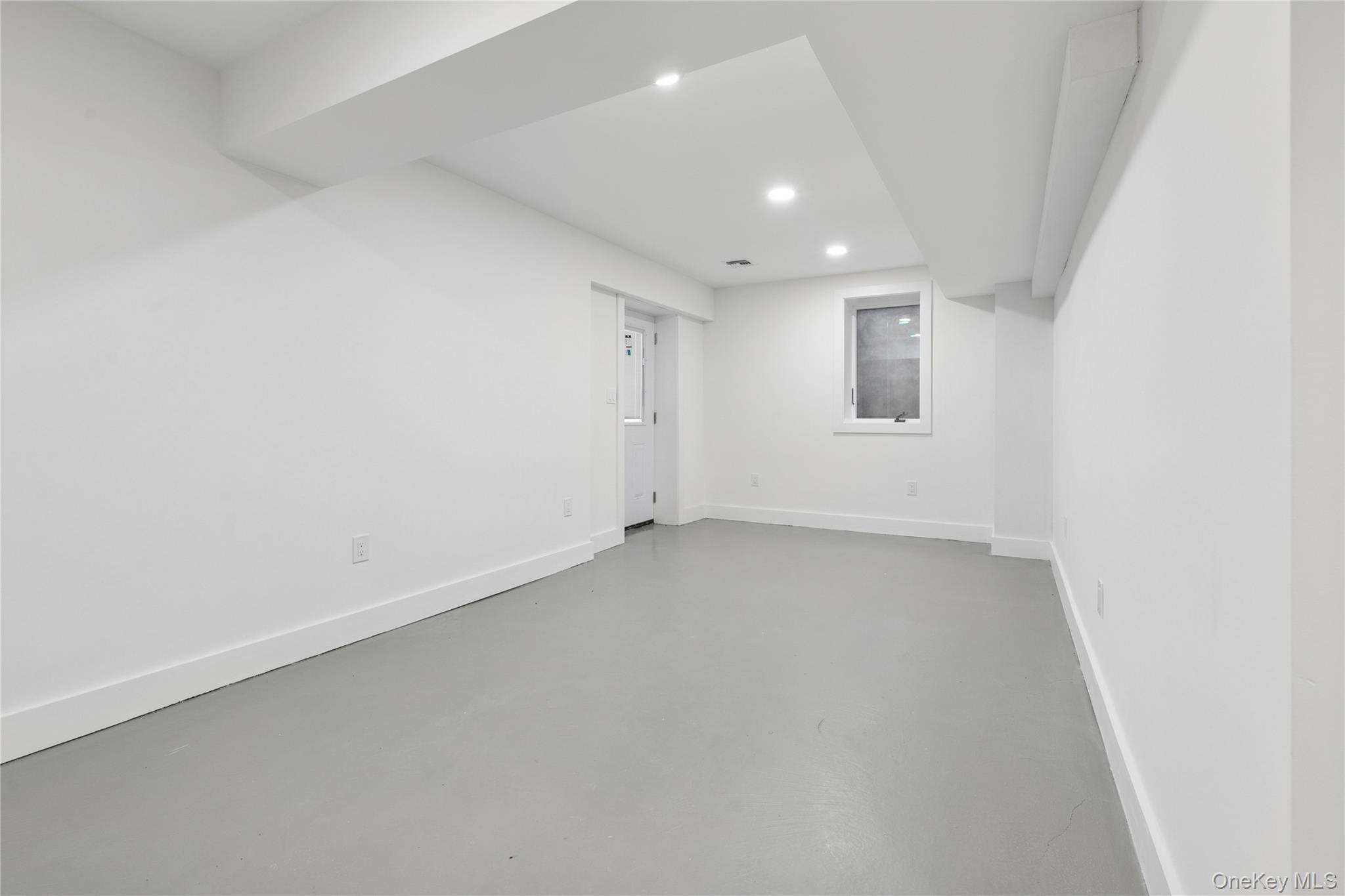 #10 photo, 10 Sagamore Road, সাফোক কাউন্টি Hampton Bays , NY 11946