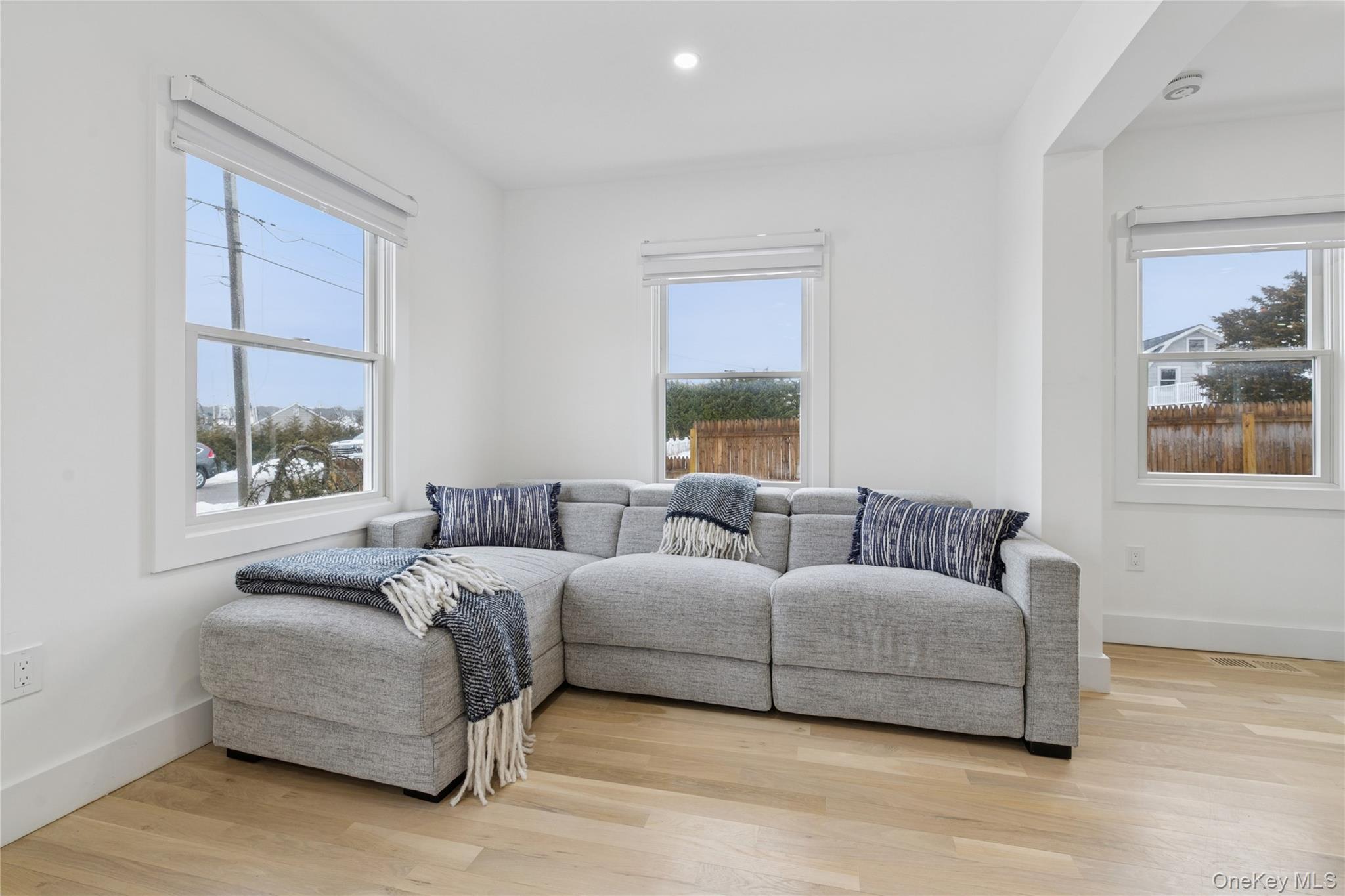 #15 photo, 10 Sagamore Road, সাফোক কাউন্টি Hampton Bays , NY 11946