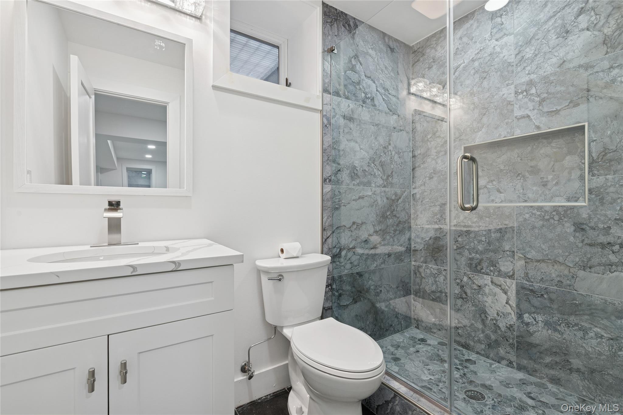 #6 photo, 10 Sagamore Road, সাফোক কাউন্টি Hampton Bays , NY 11946