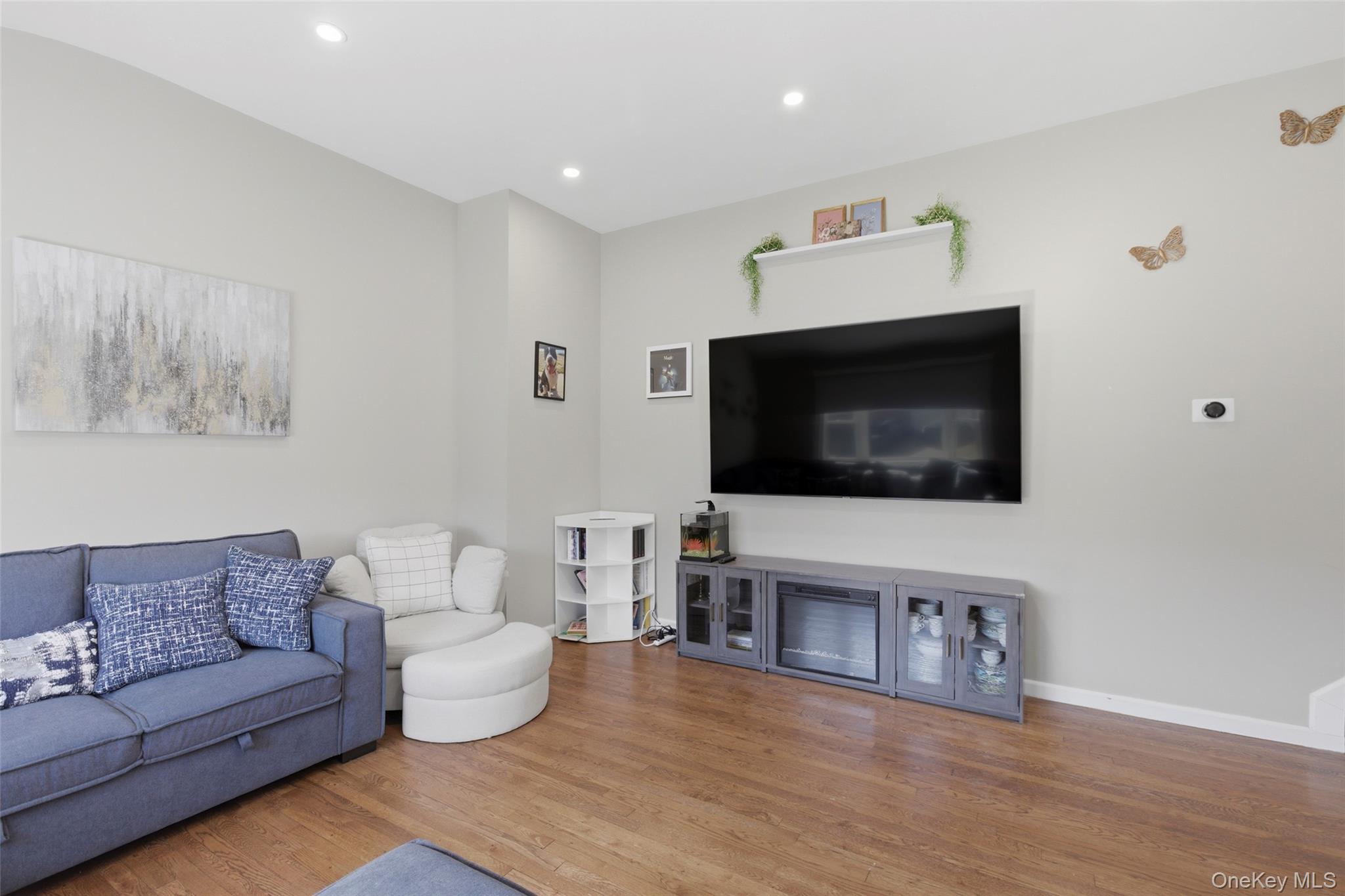 #13 photo, 10 Weldon Lane, সাফোক কাউন্টি Farmingville , NY 11738