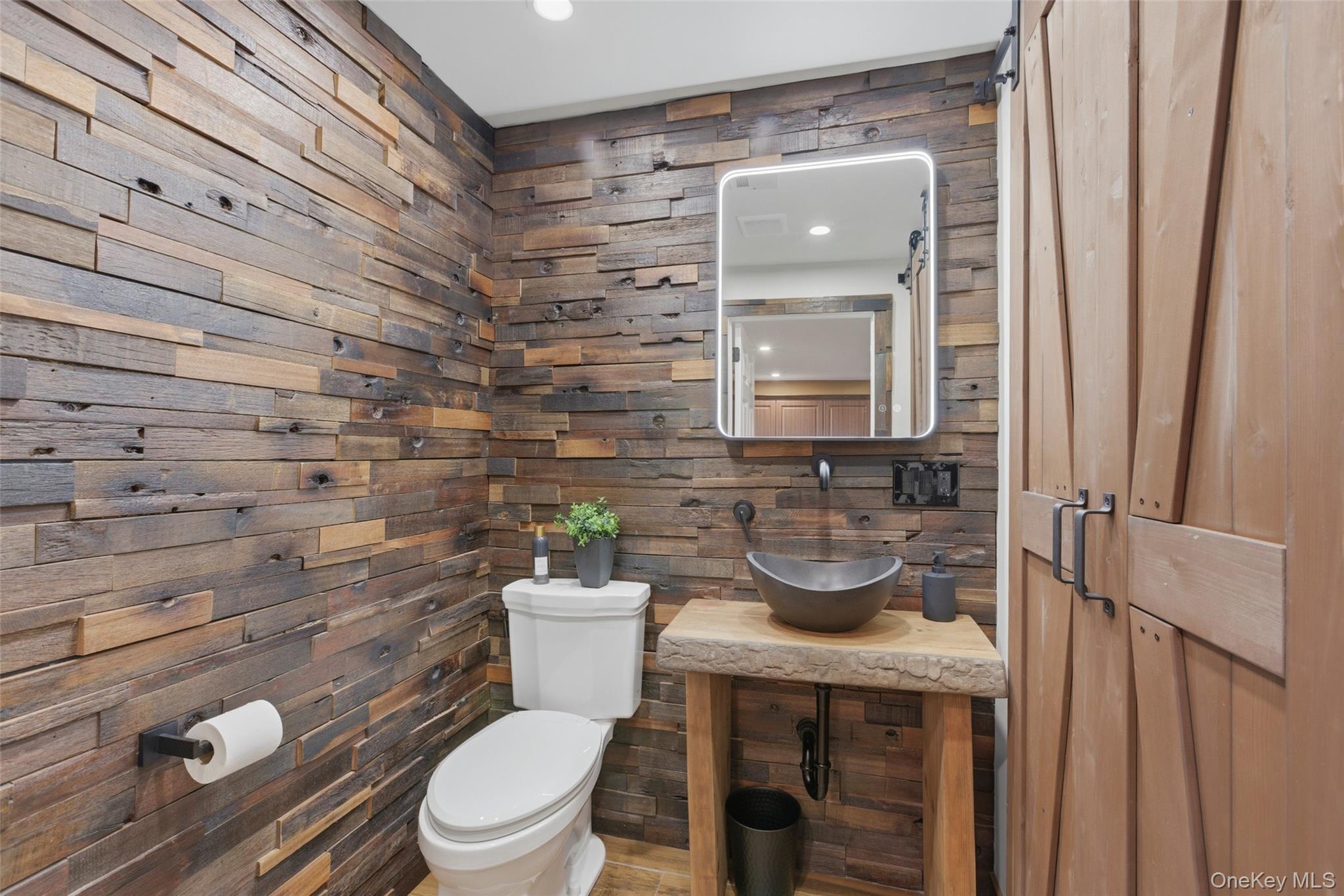 #18 photo, 10 Weldon Lane, সাফোক কাউন্টি Farmingville , NY 11738