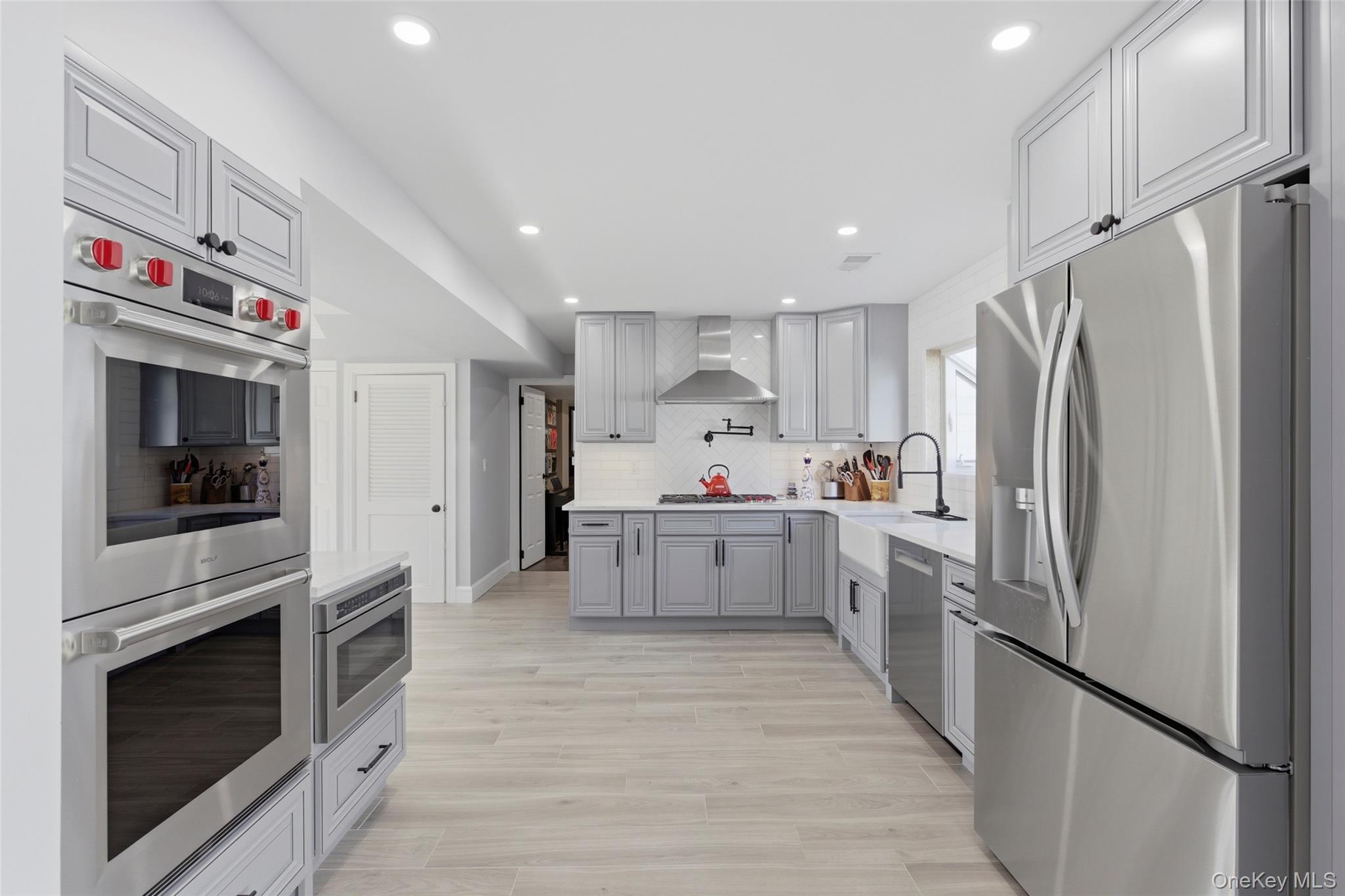 #4 photo, 10 Weldon Lane, সাফোক কাউন্টি Farmingville , NY 11738