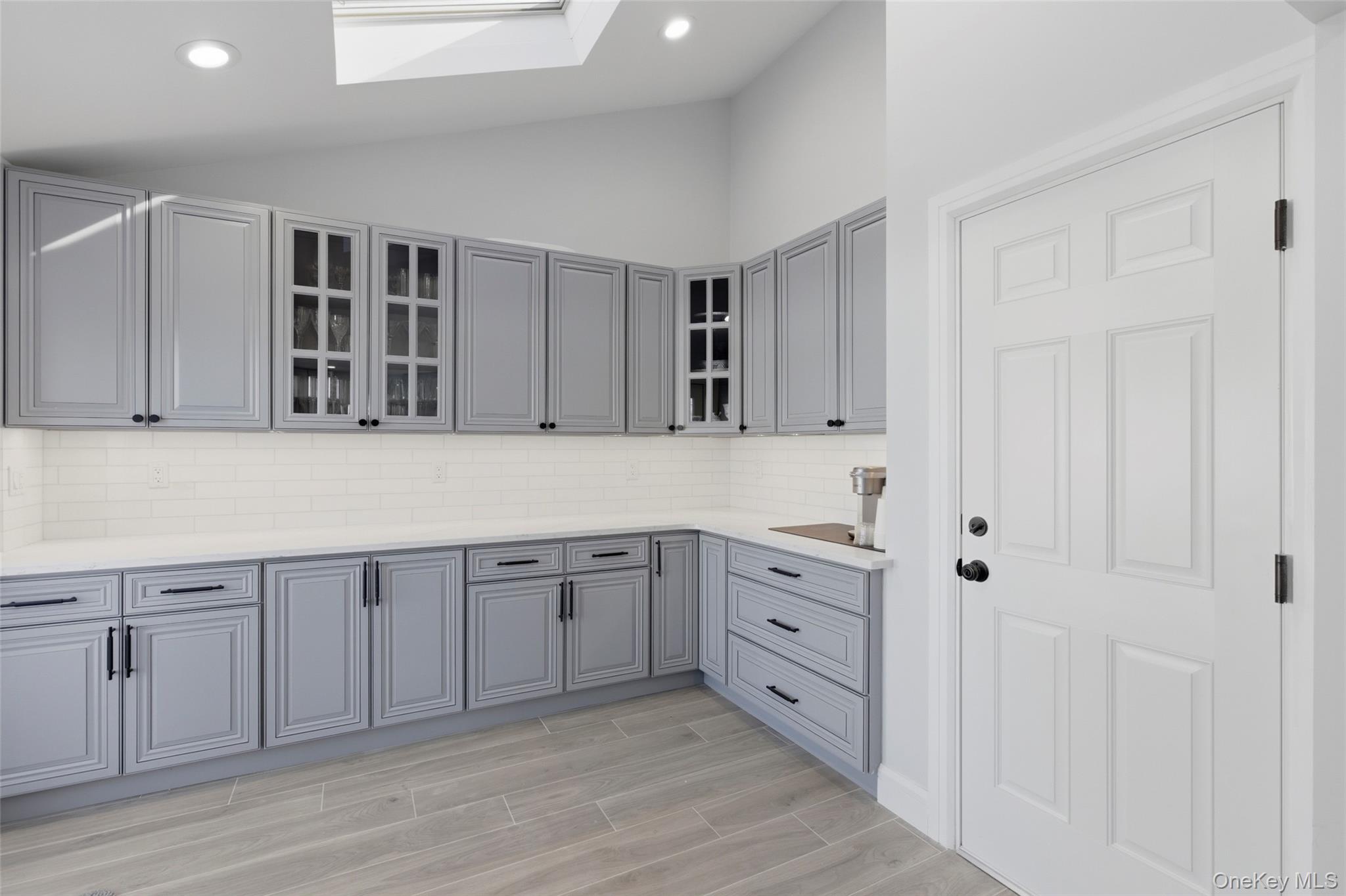 #7 photo, 10 Weldon Lane, সাফোক কাউন্টি Farmingville , NY 11738