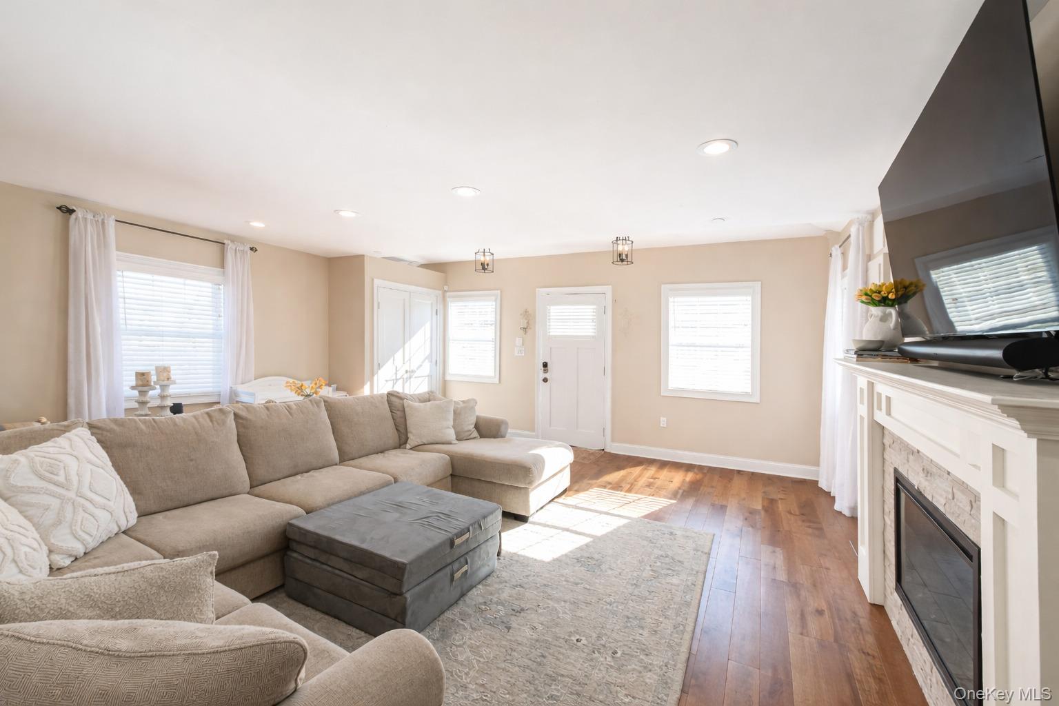 #2 photo, 36 West Boulevard, নাসাউ কাউন্টি East Rockaway , NY 11518