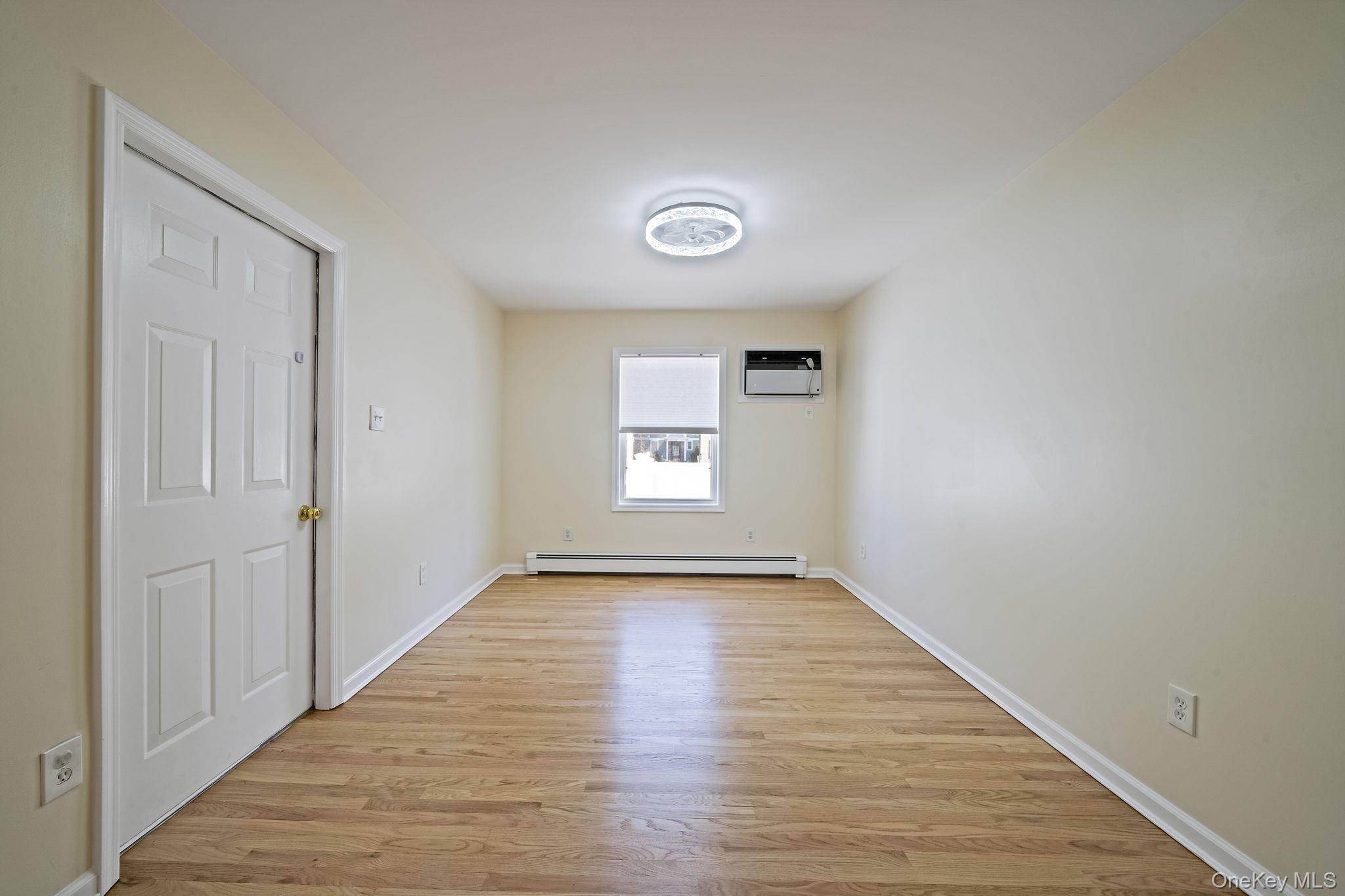 #11 photo, 272 E Harrison Street, নাসাউ কাউন্টি Long Beach , NY 11561