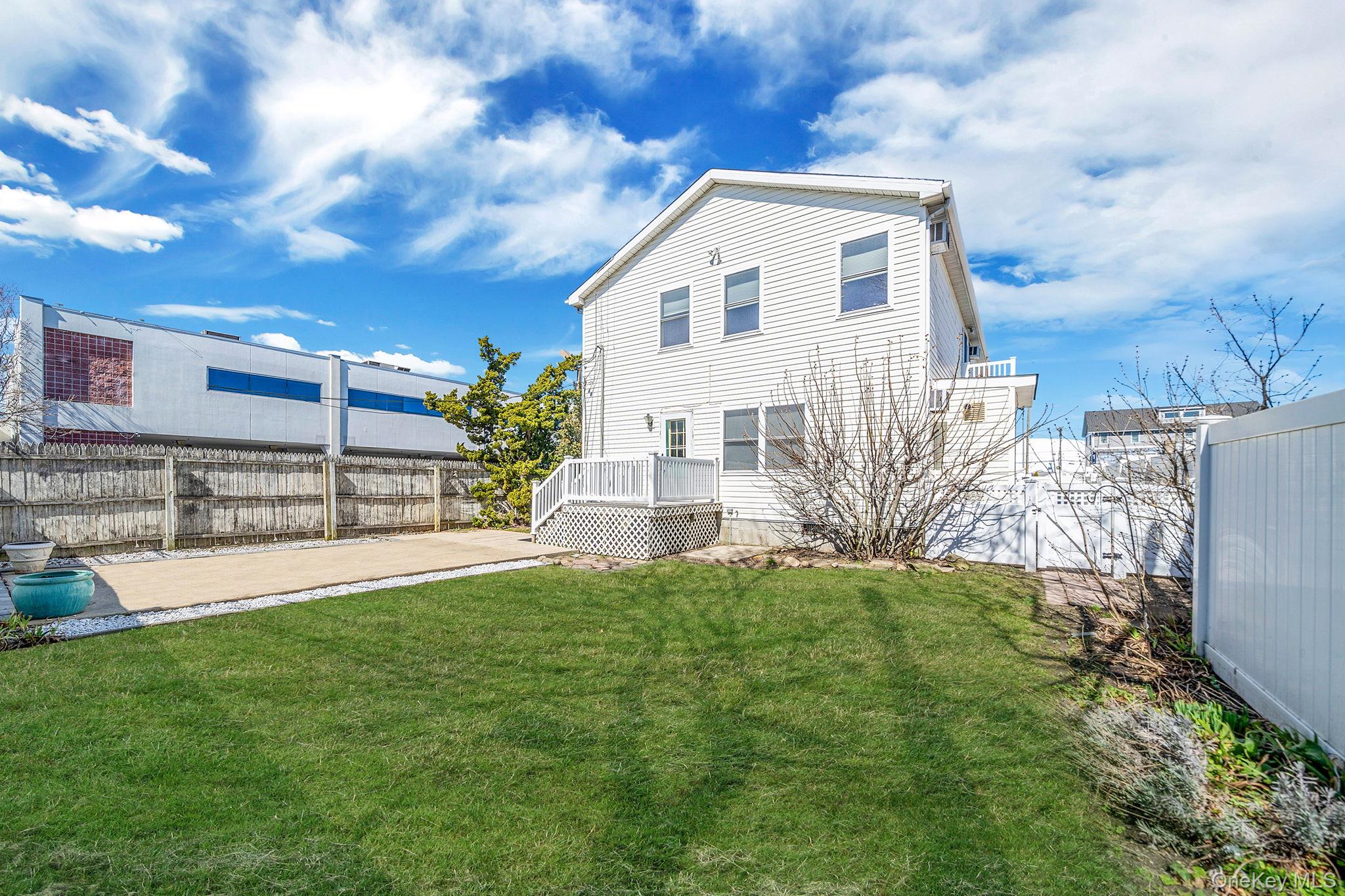 #2 photo, 272 E Harrison Street, নাসাউ কাউন্টি Long Beach , NY 11561