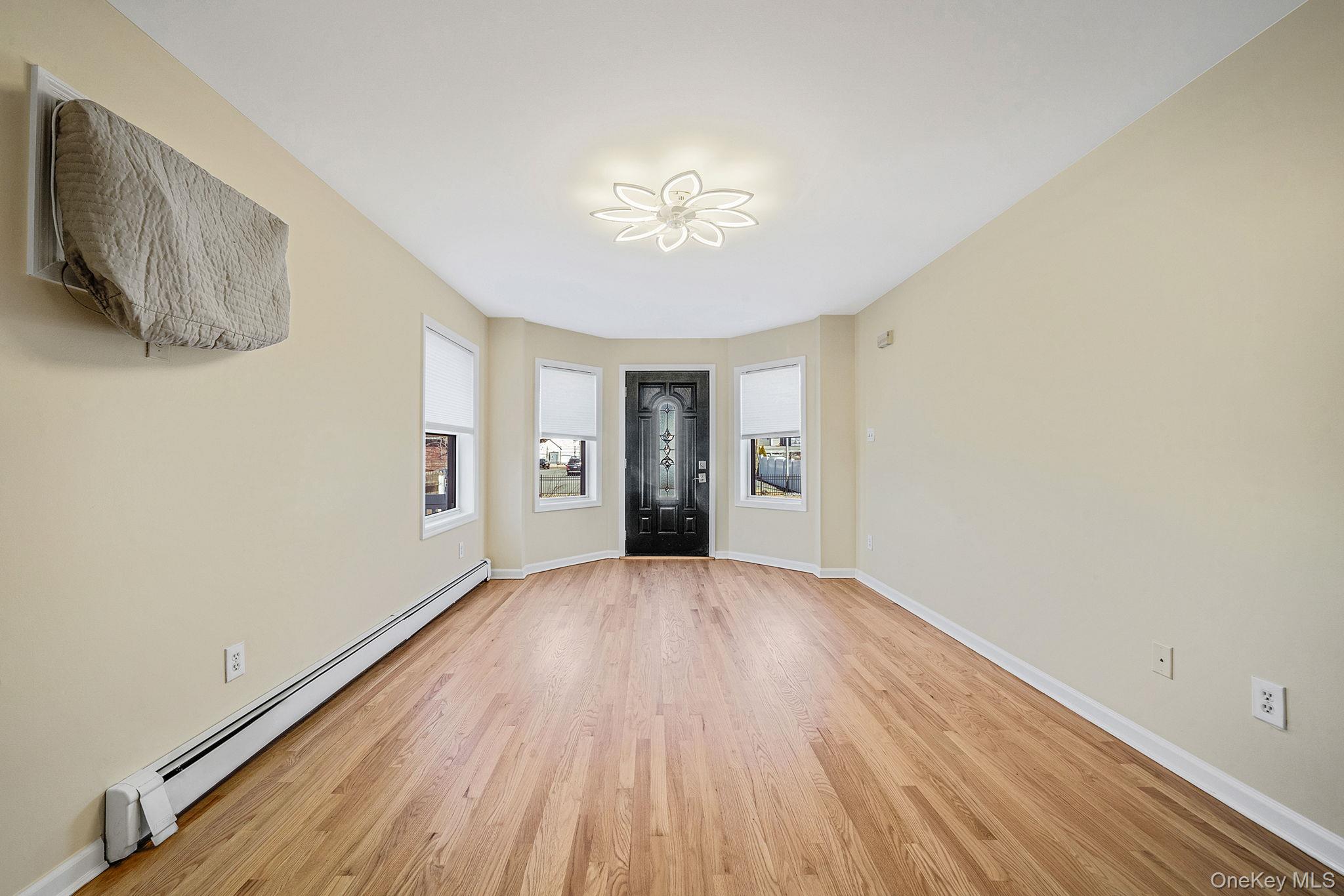 #5 photo, 272 E Harrison Street, নাসাউ কাউন্টি Long Beach , NY 11561