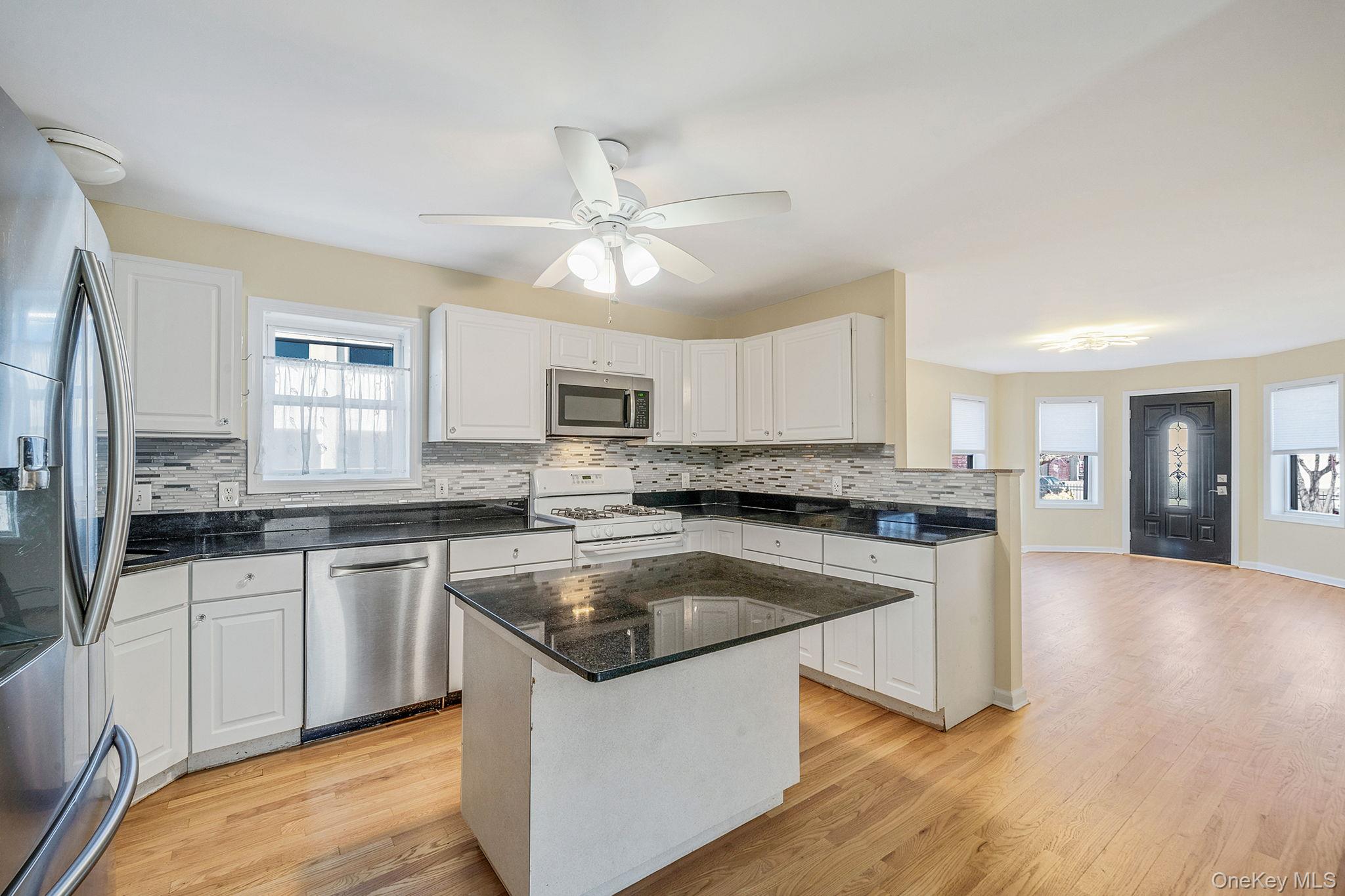 #8 photo, 272 E Harrison Street, নাসাউ কাউন্টি Long Beach , NY 11561