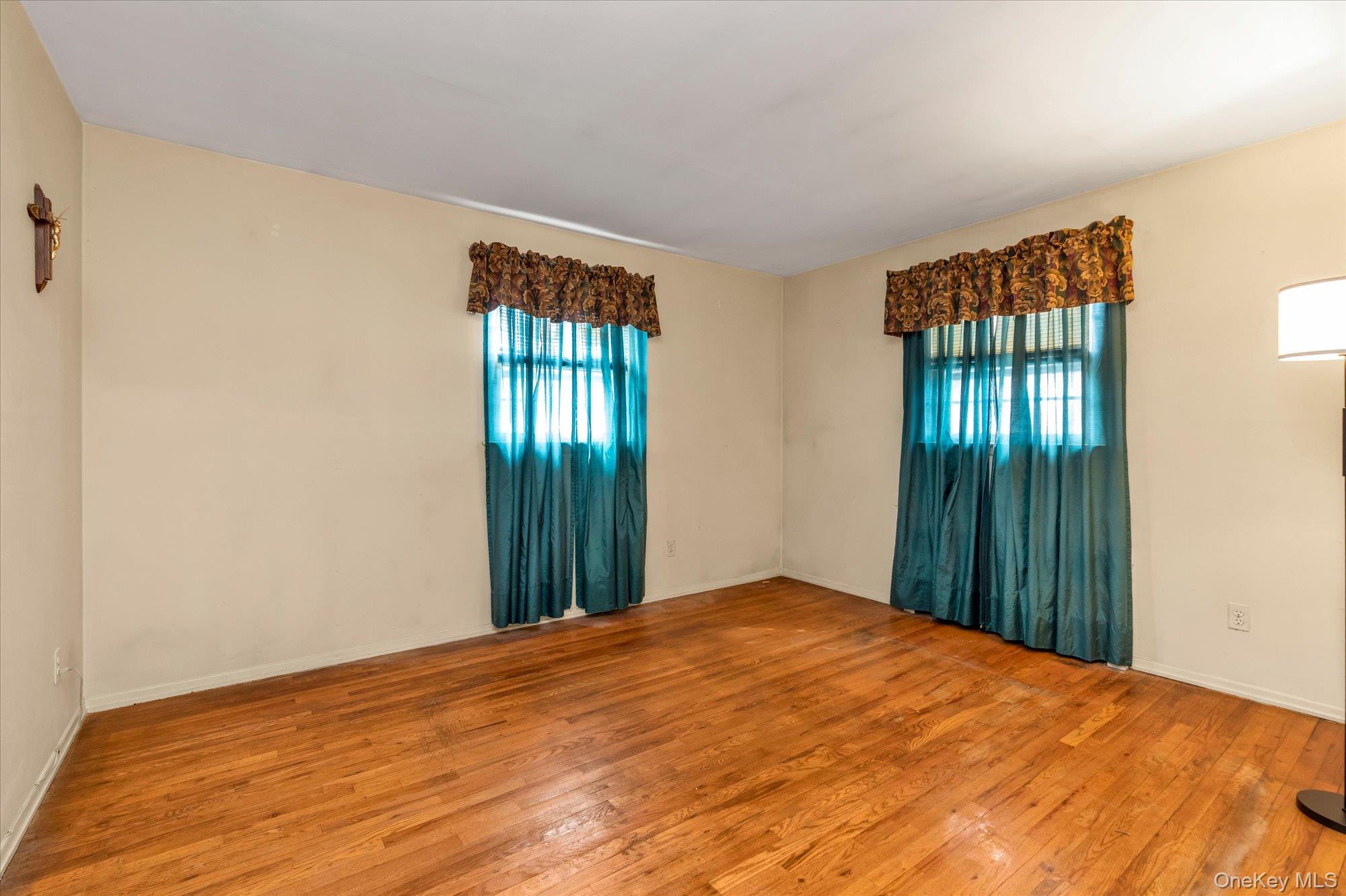 #13 photo, 20 Hunter Avenue, নাসাউ কাউন্টি Valley Stream , NY 11580