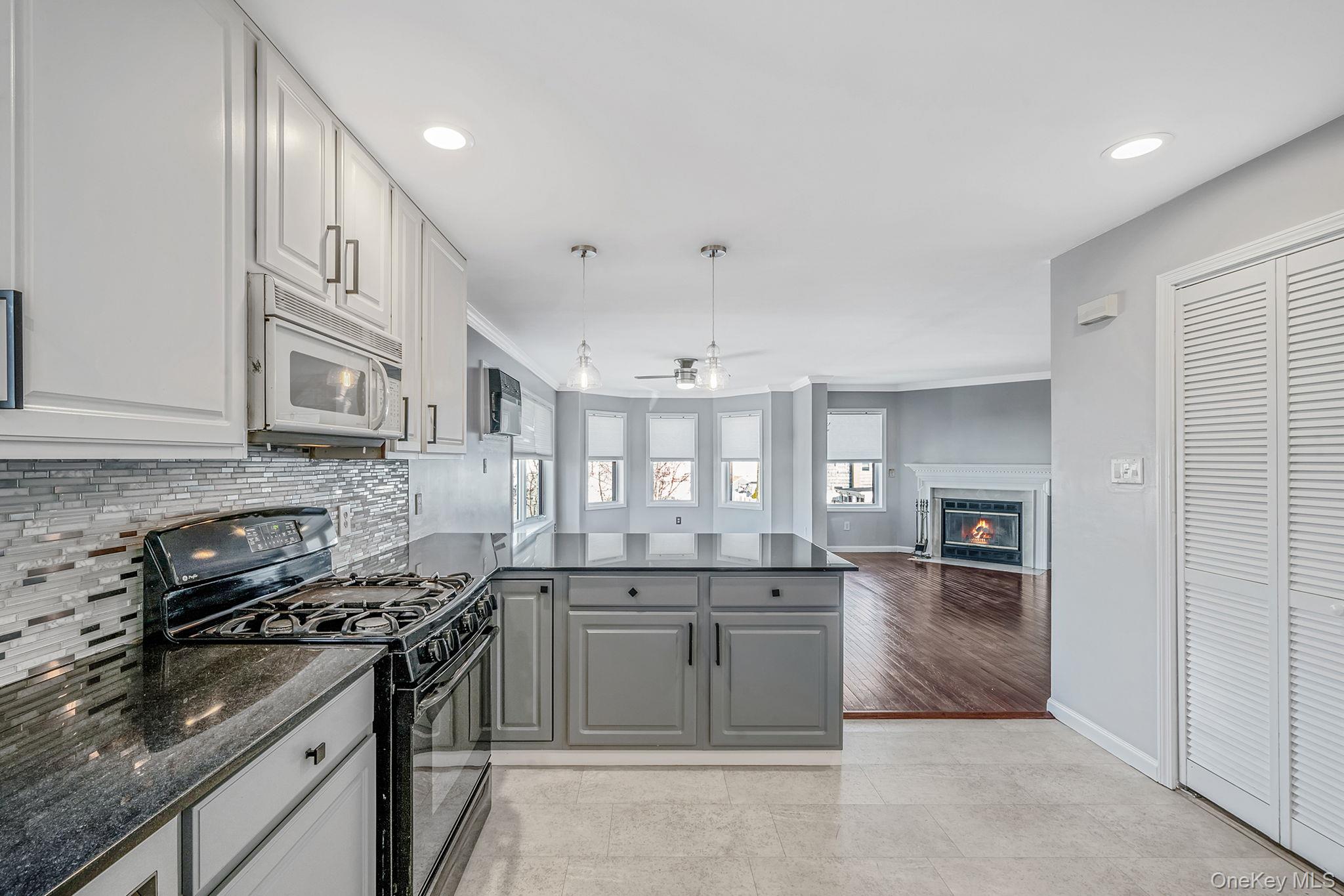 #11 photo, 272 E Harrison Street, নাসাউ কাউন্টি Long Beach , NY 11561