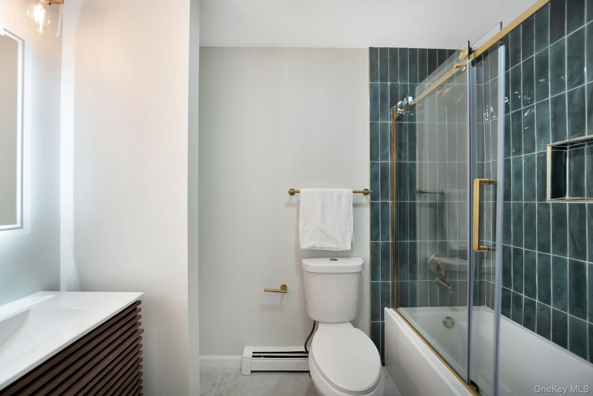 #11 photo, 644 Bread And Cheese Hollow Road, 롱 아일랜드 Northport , NY 11768