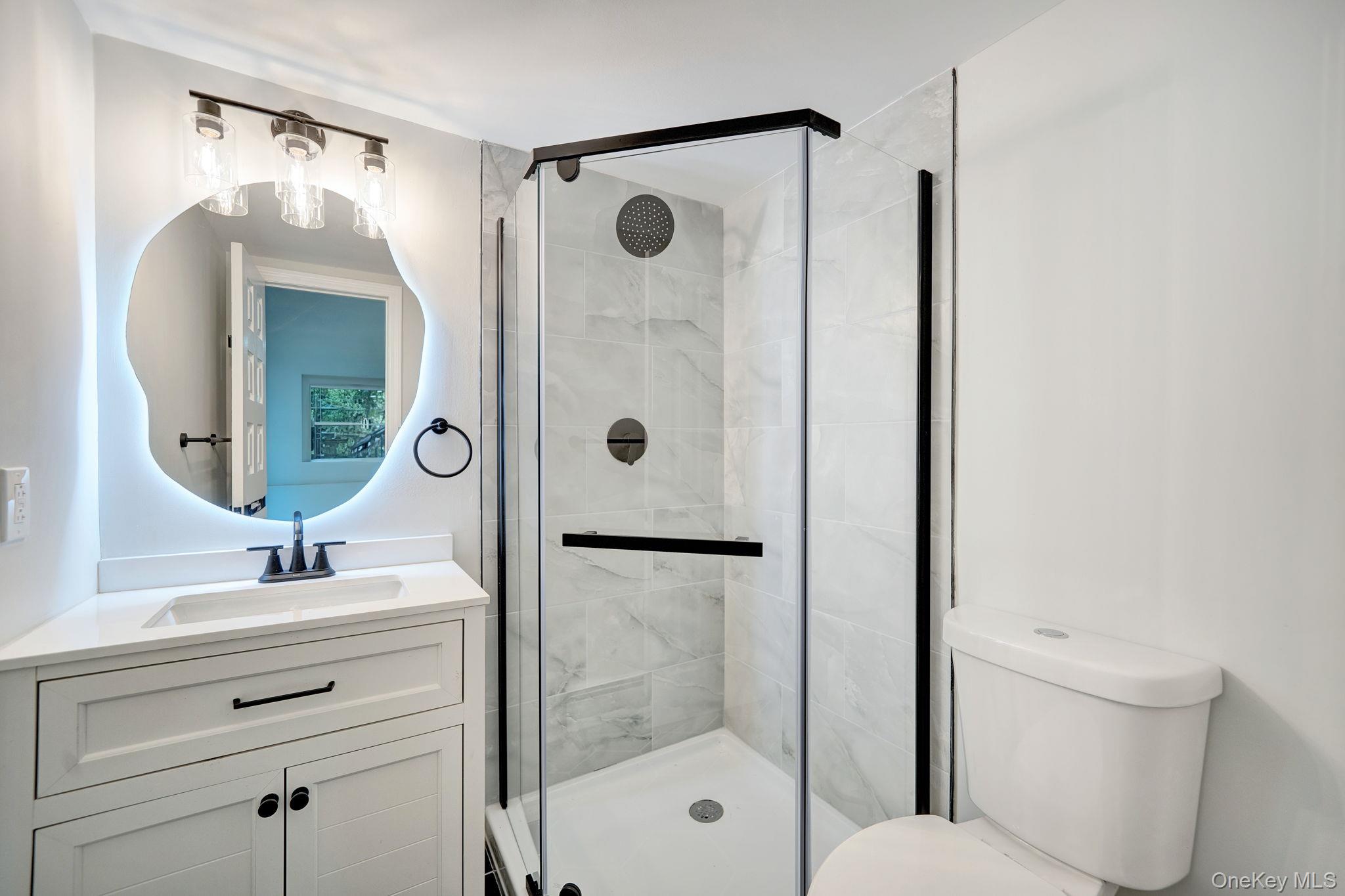 #13 photo, 644 Bread And Cheese Hollow Road, 롱 아일랜드 Northport , NY 11768