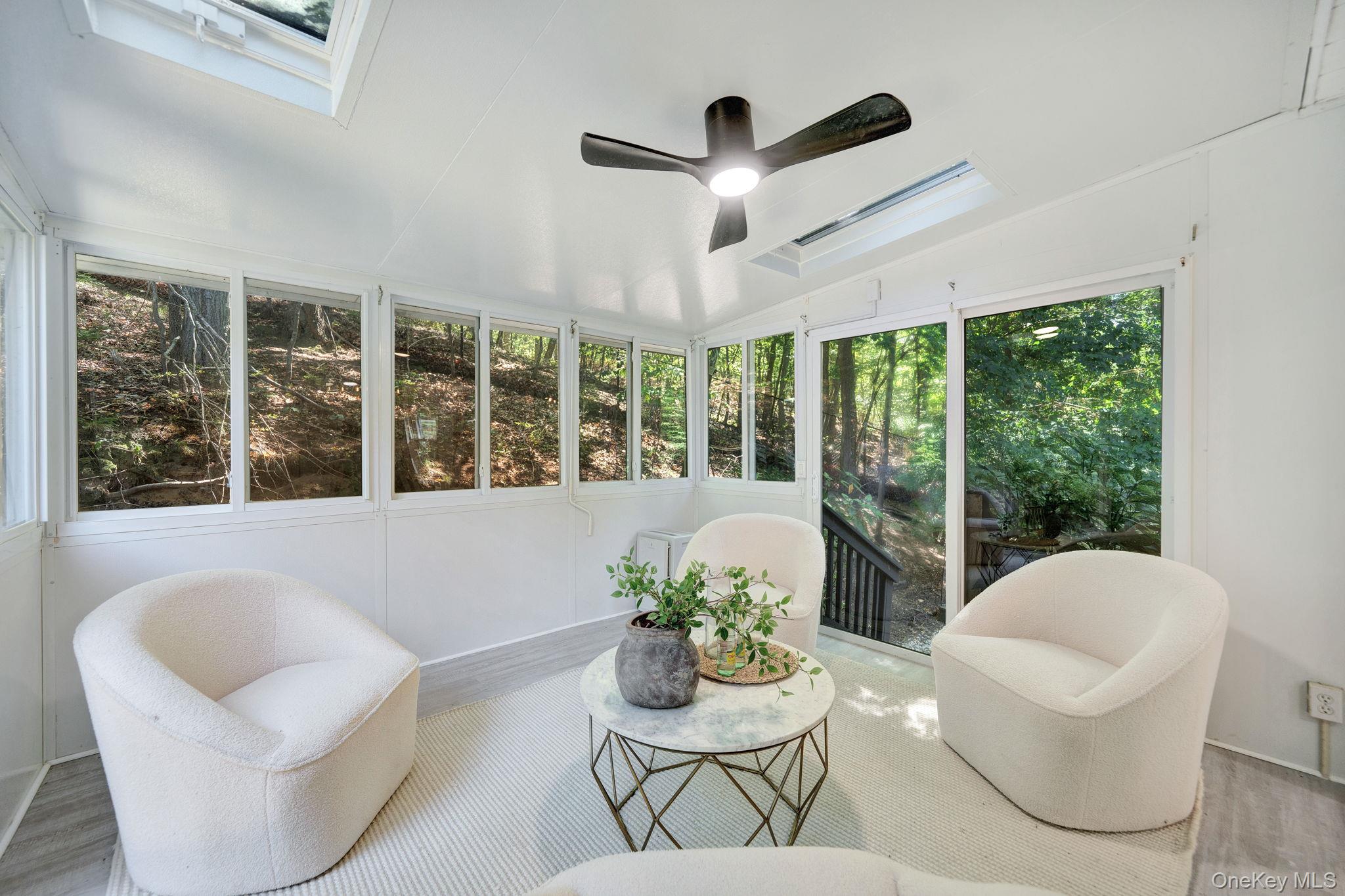 #20 photo, 644 Bread And Cheese Hollow Road, 롱 아일랜드 Northport , NY 11768