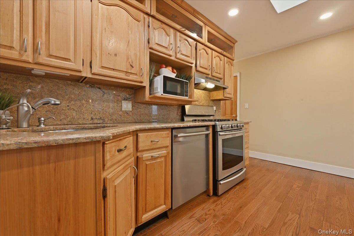 #10 photo, 1261 Meadowbrook Road, Merrick , NY 11566