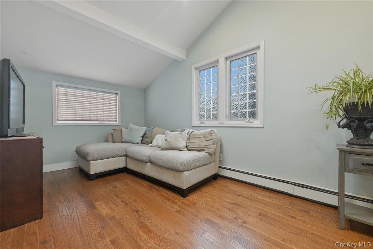 #13 photo, 1261 Meadowbrook Road, Merrick , NY 11566