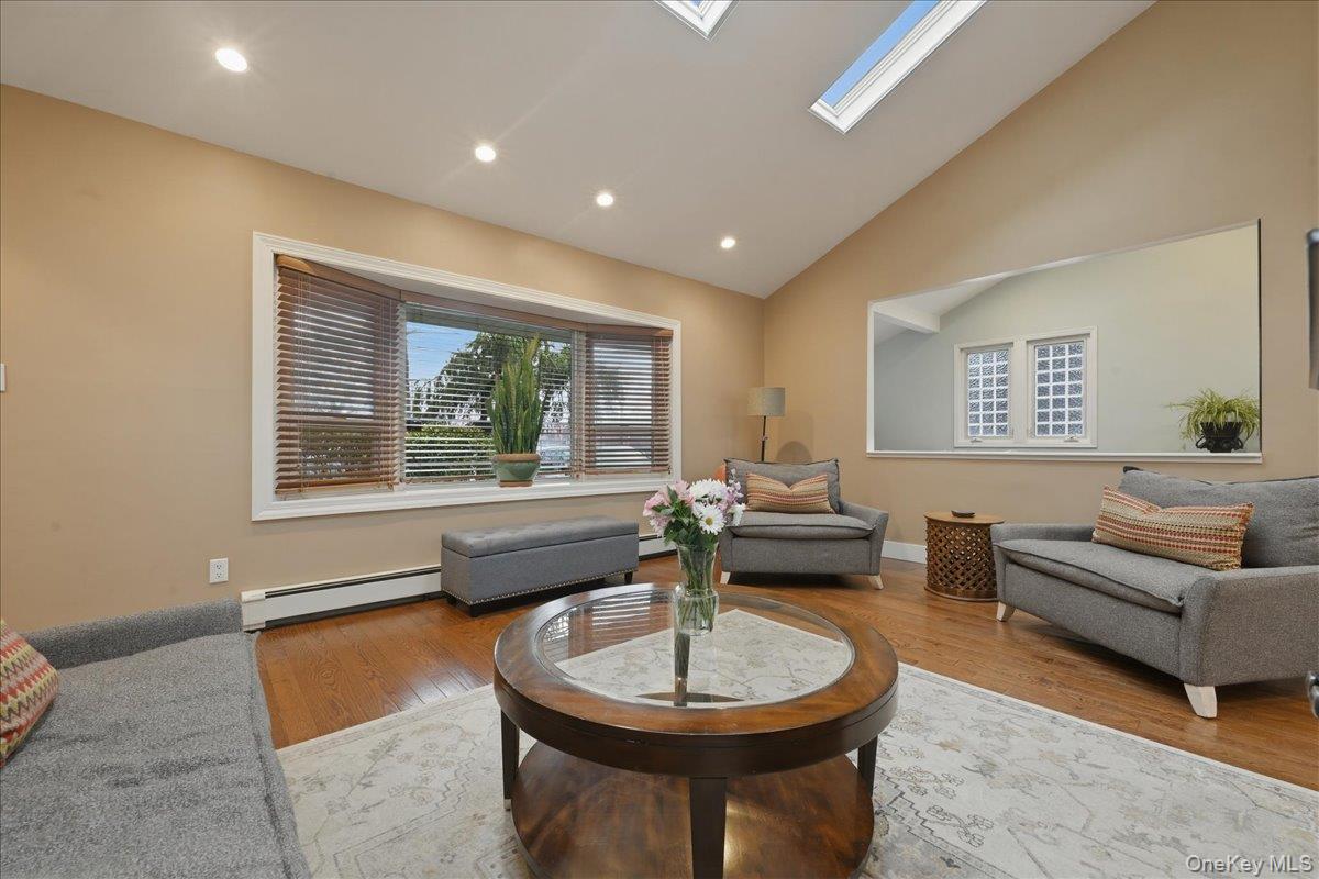 #5 photo, 1261 Meadowbrook Road, Merrick , NY 11566