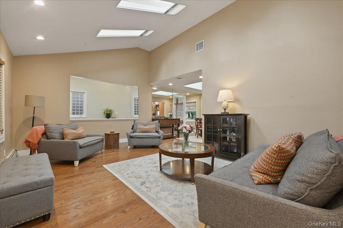 #6 photo, 1261 Meadowbrook Road, Merrick , NY 11566