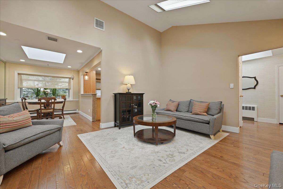 #7 photo, 1261 Meadowbrook Road, Merrick , NY 11566