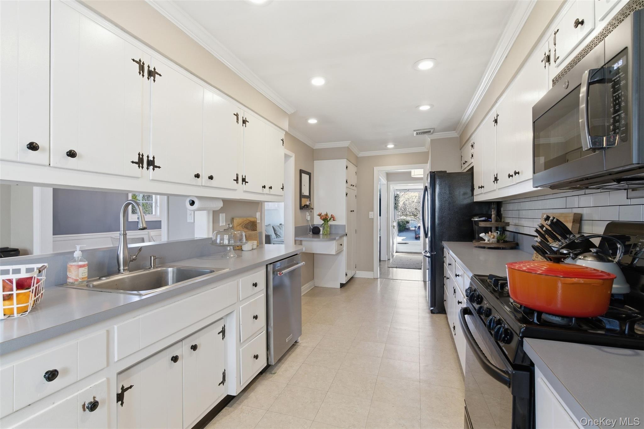 #10 photo, 45 Amherst Drive, নাসাউ কাউন্টি Massapequa , NY 11758