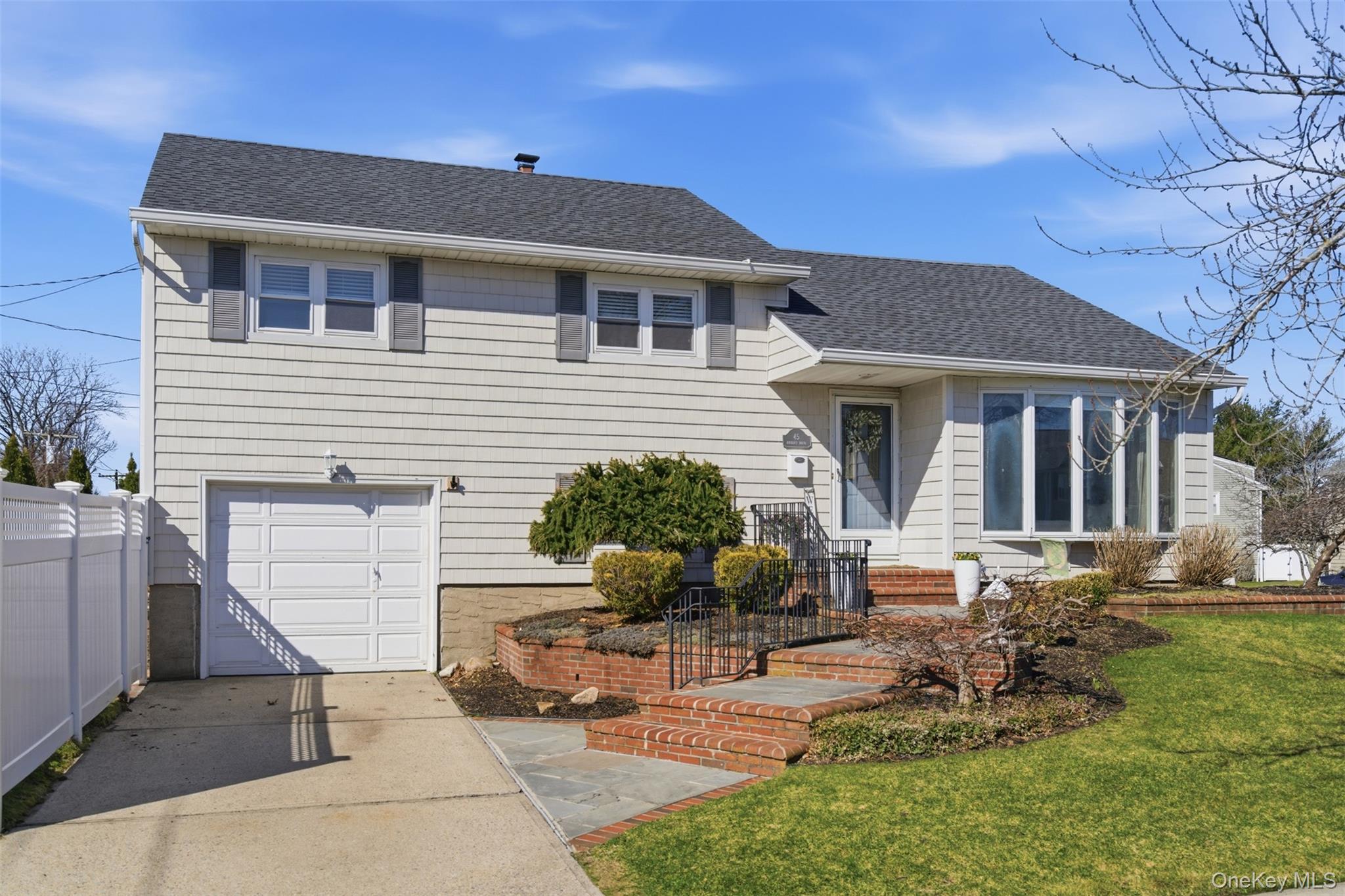 #3 photo, 45 Amherst Drive, নাসাউ কাউন্টি Massapequa , NY 11758