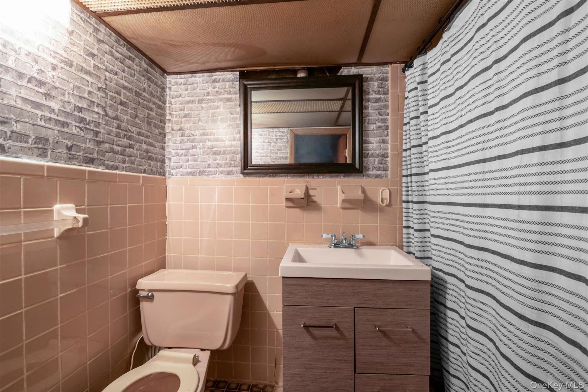 #13 photo, 37-21 99th Street, কুইন্‌স Corona , NY 11368