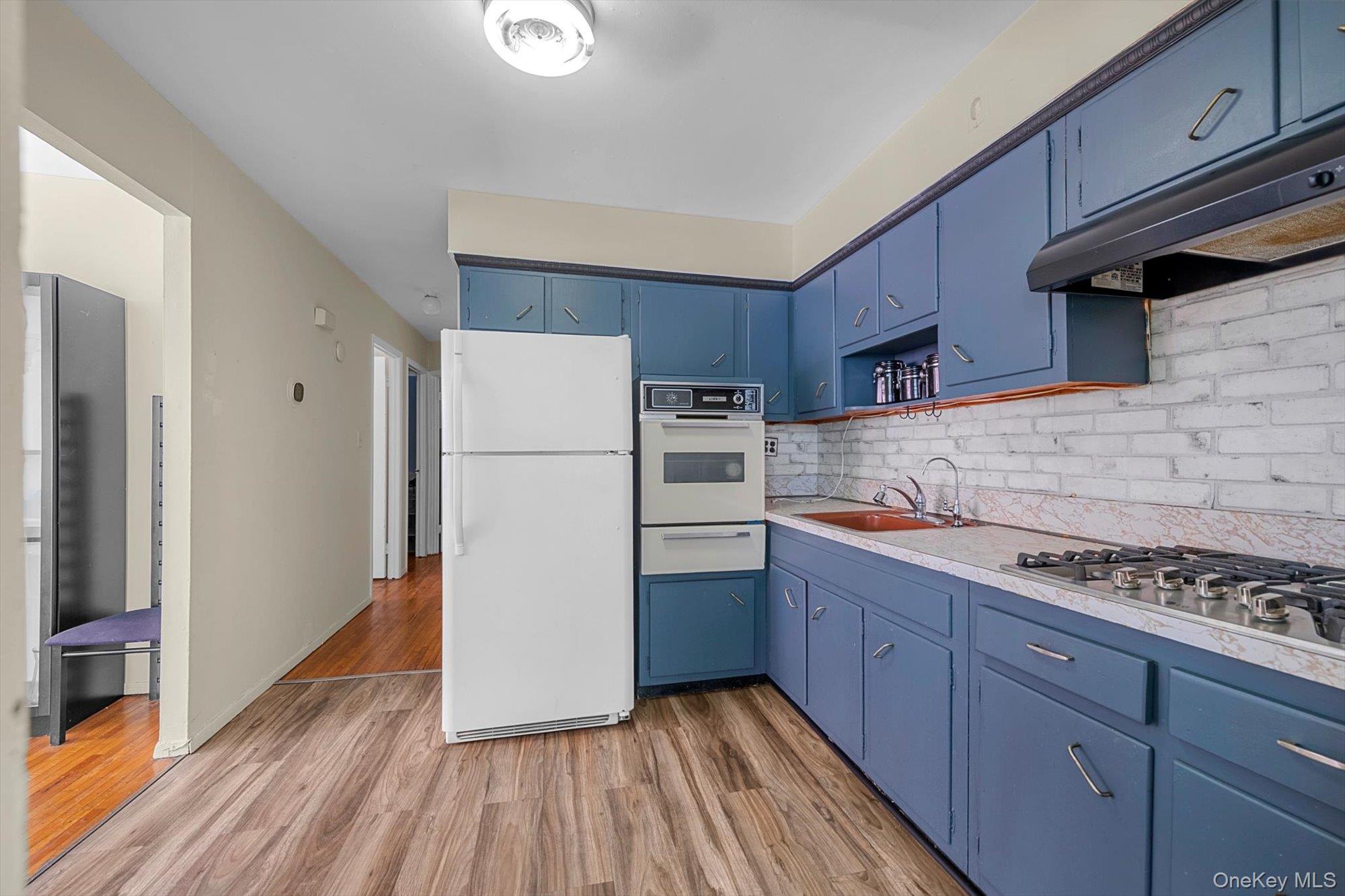 #9 photo, 37-21 99th Street, কুইন্‌স Corona , NY 11368