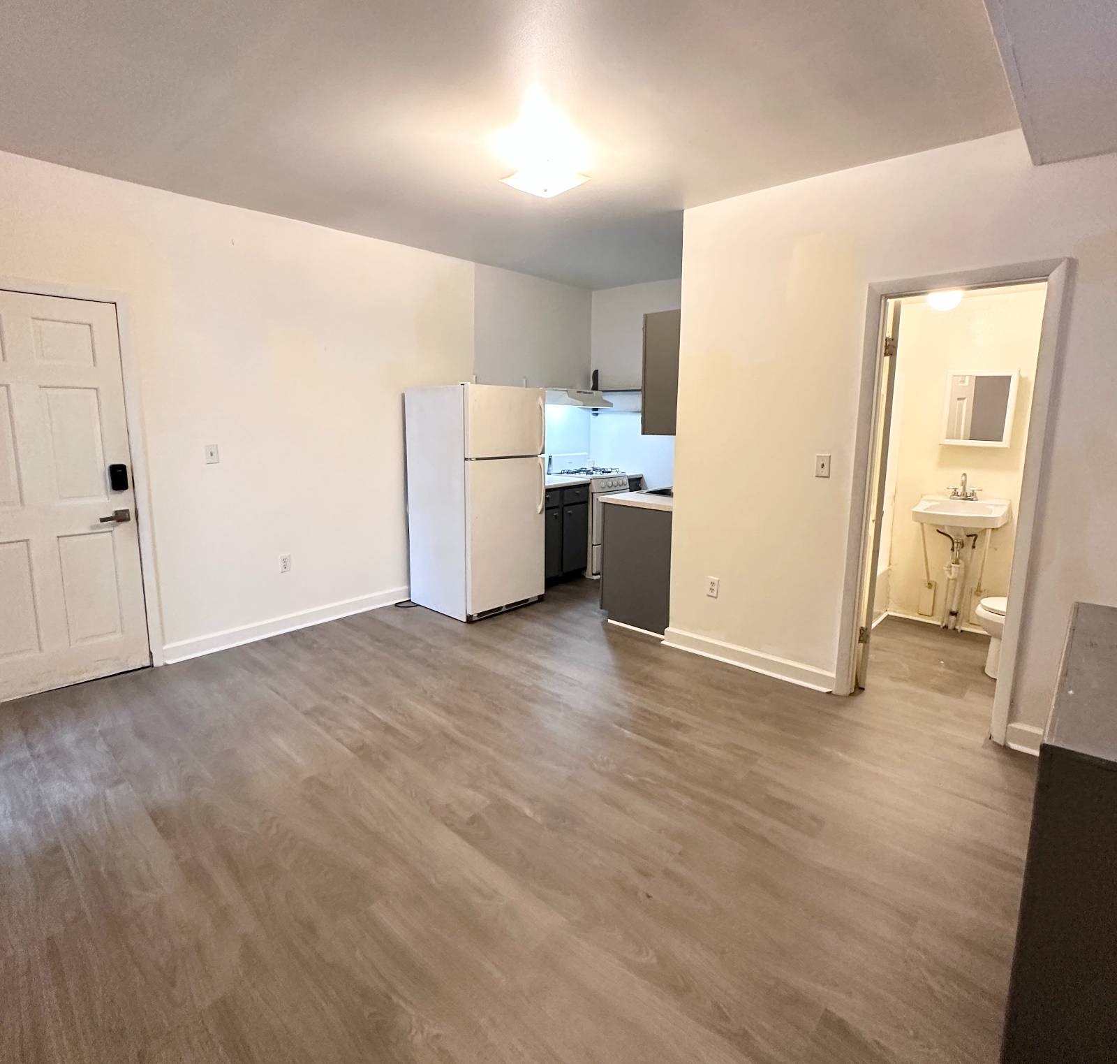 #2 photo, 34 Washington Street, #Apt 2, Rensselaer , NY 12144