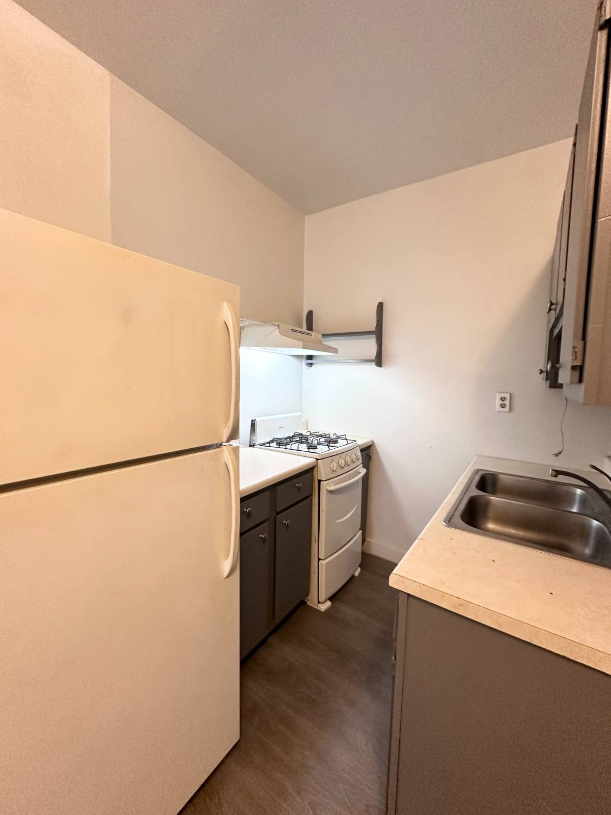 #5 photo, 34 Washington Street, #Apt 2, Rensselaer , NY 12144