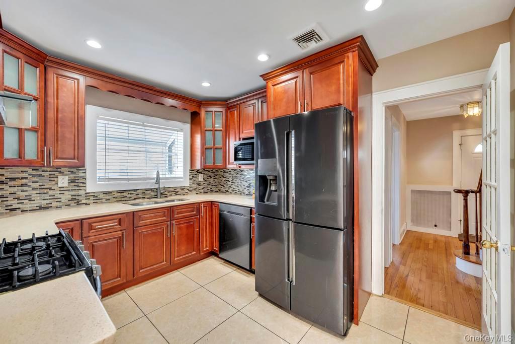 #10 photo, 345 Plainfield Street, वेस्टबरी Westbury , NY 11590