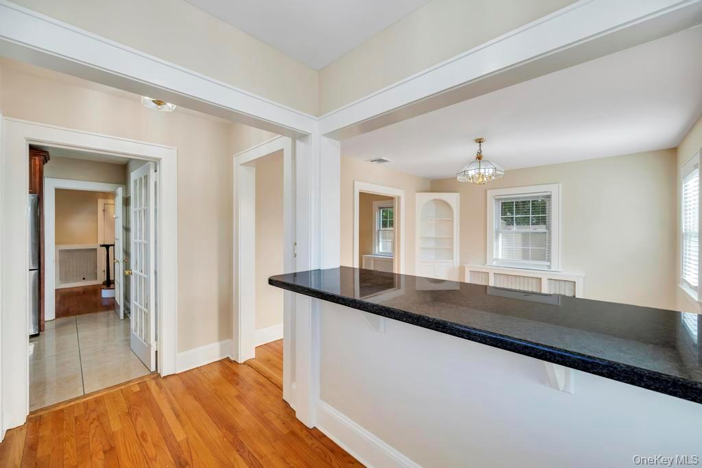 #11 photo, 345 Plainfield Street, वेस्टबरी Westbury , NY 11590