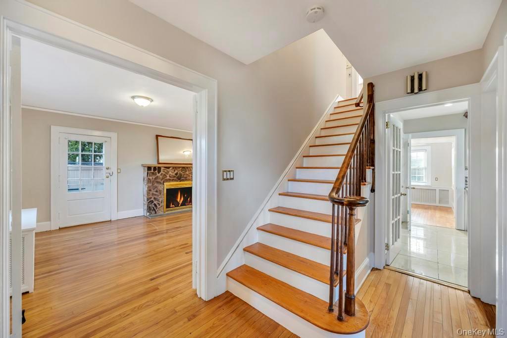 #4 photo, 345 Plainfield Street, वेस्टबरी Westbury , NY 11590