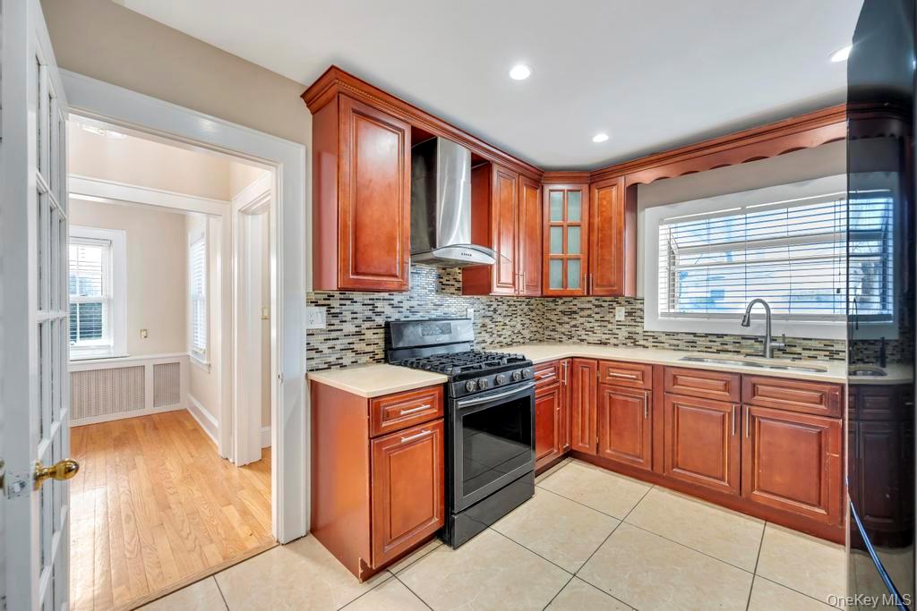 #8 photo, 345 Plainfield Street, वेस्टबरी Westbury , NY 11590