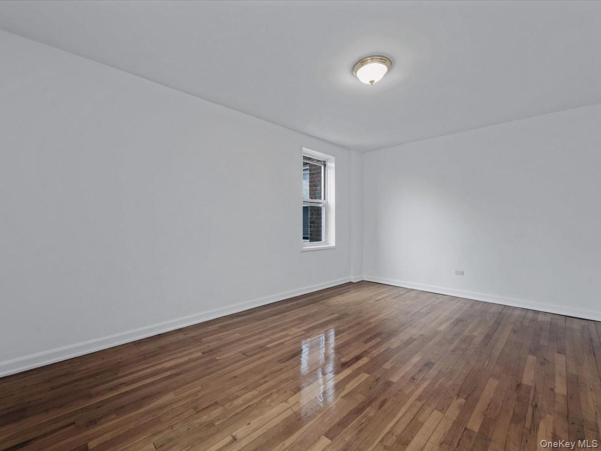 #12 photo, 82-40 Austin Street, কুইন্‌স Kew Gardens , NY 11415