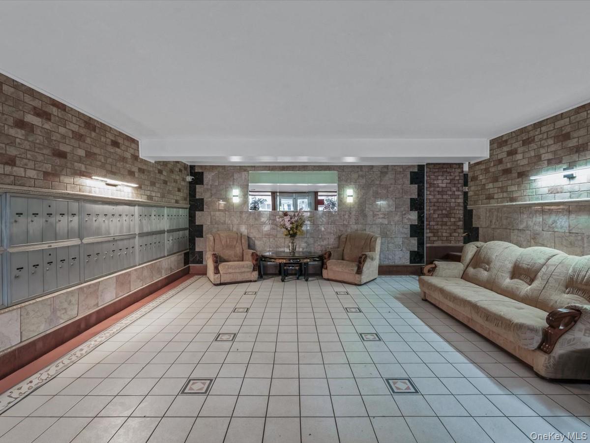 #15 photo, 82-40 Austin Street, কুইন্‌স Kew Gardens , NY 11415