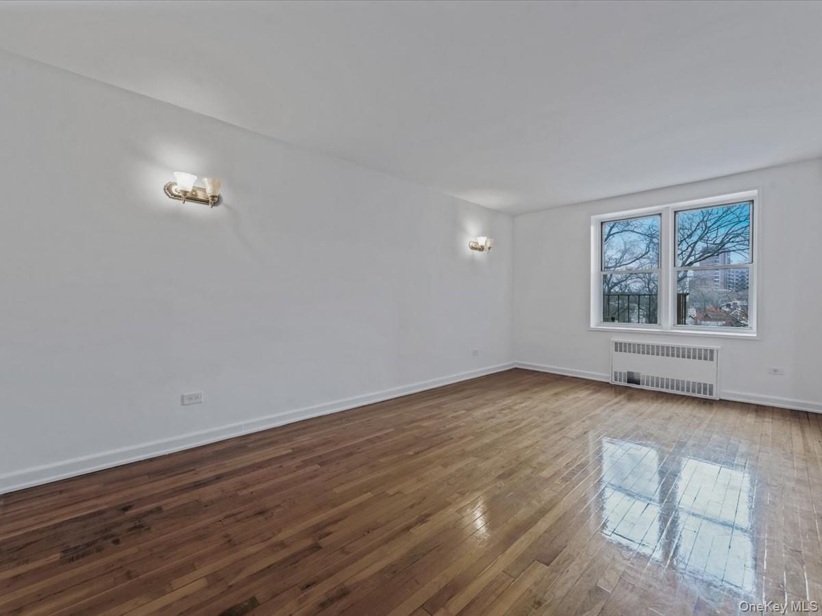 #6 photo, 82-40 Austin Street, কুইন্‌স Kew Gardens , NY 11415