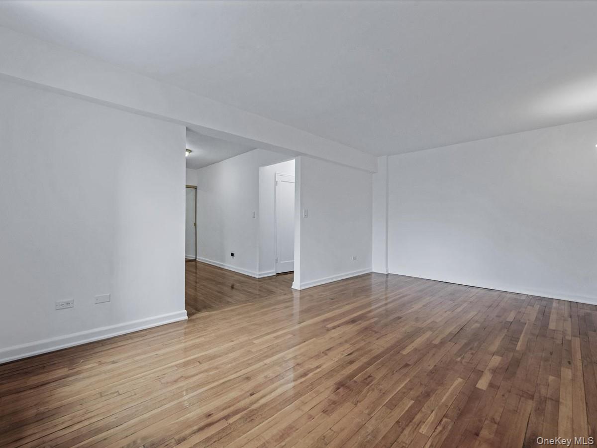 #7 photo, 82-40 Austin Street, কুইন্‌স Kew Gardens , NY 11415