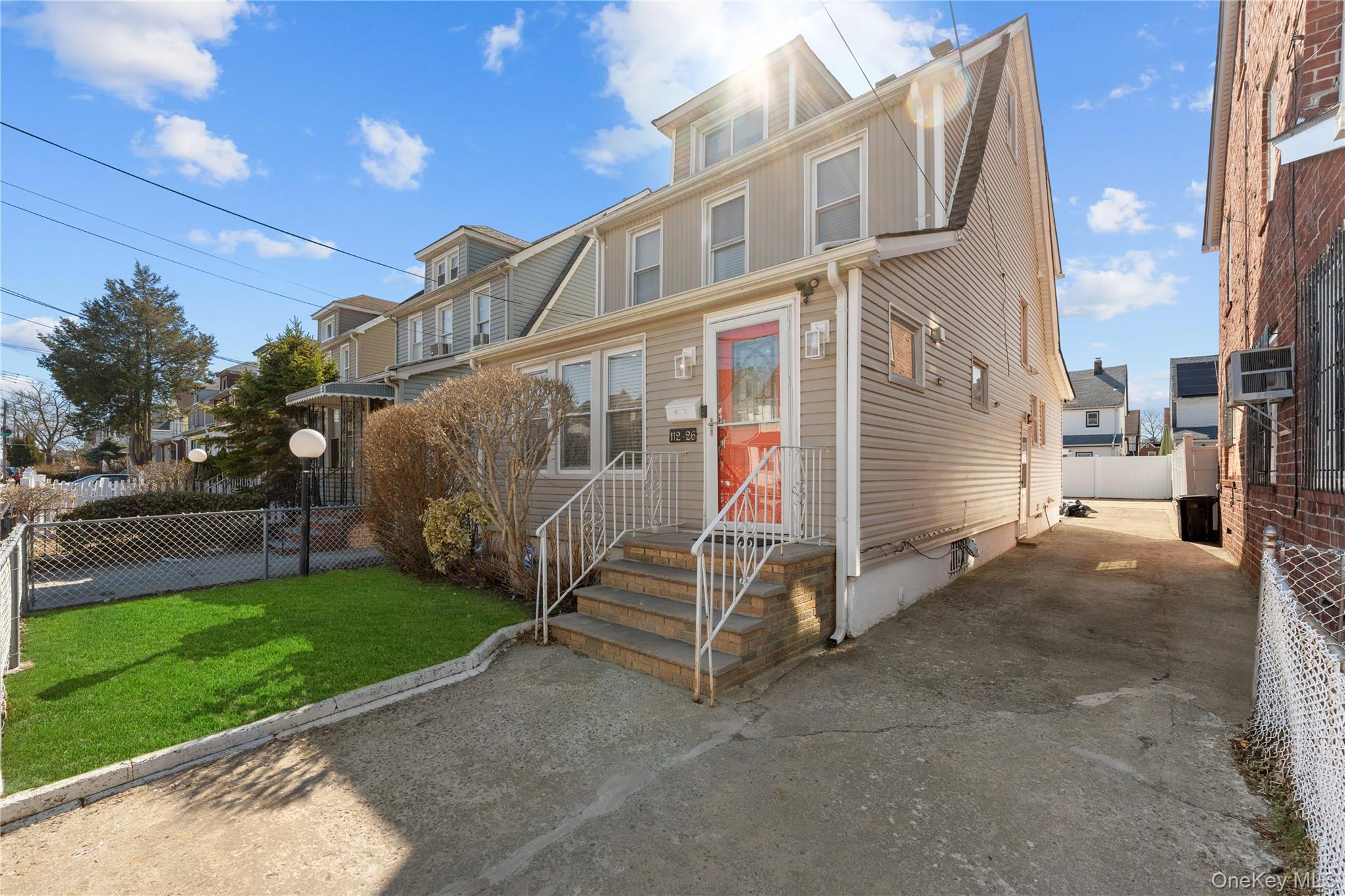 #3 photo, 112-26 208th Street, কুইন্‌স Queens Village , NY 11429
