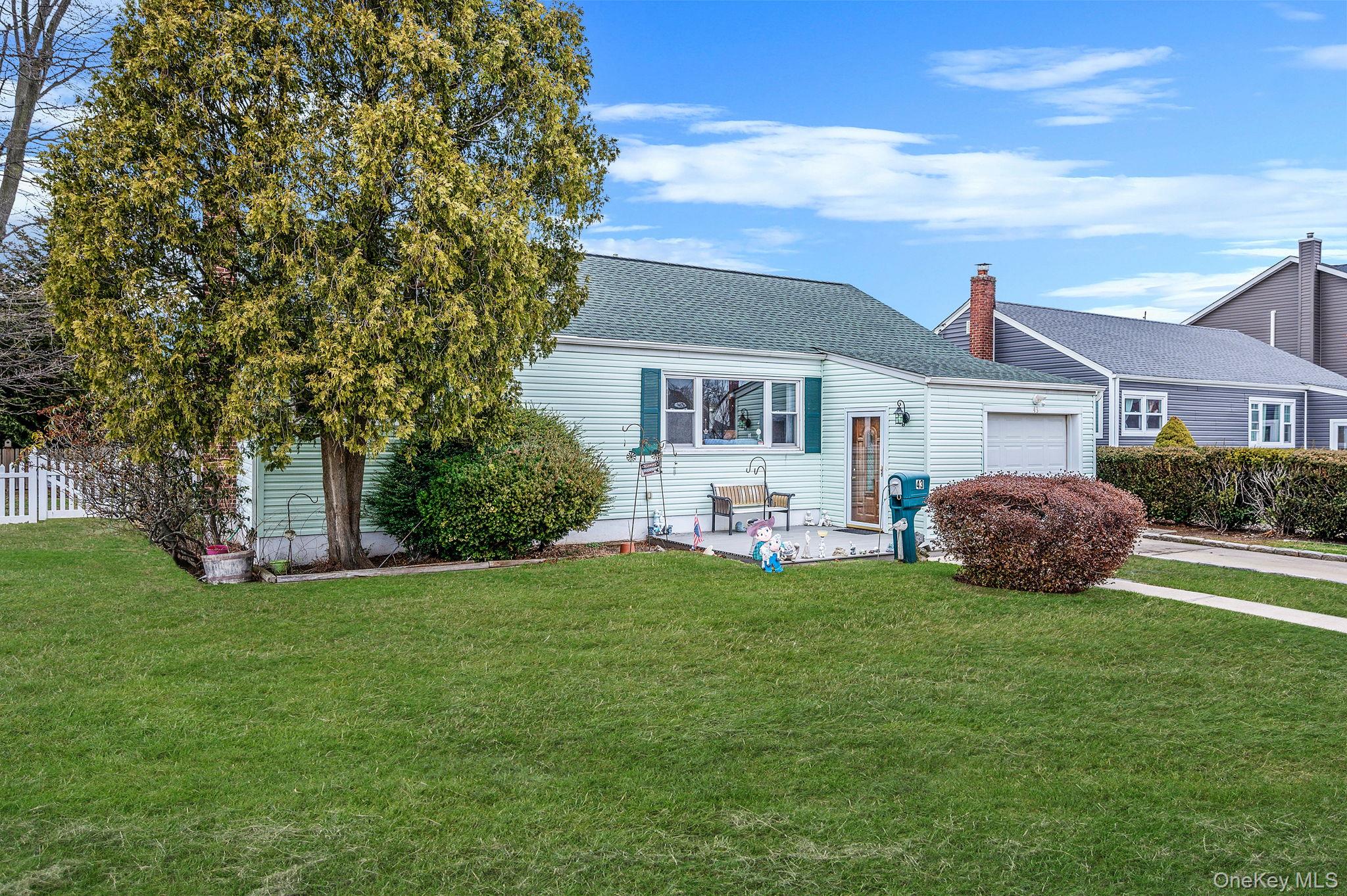 #1 photo, 43 E June Street, Lindenhurst , NY 11757
