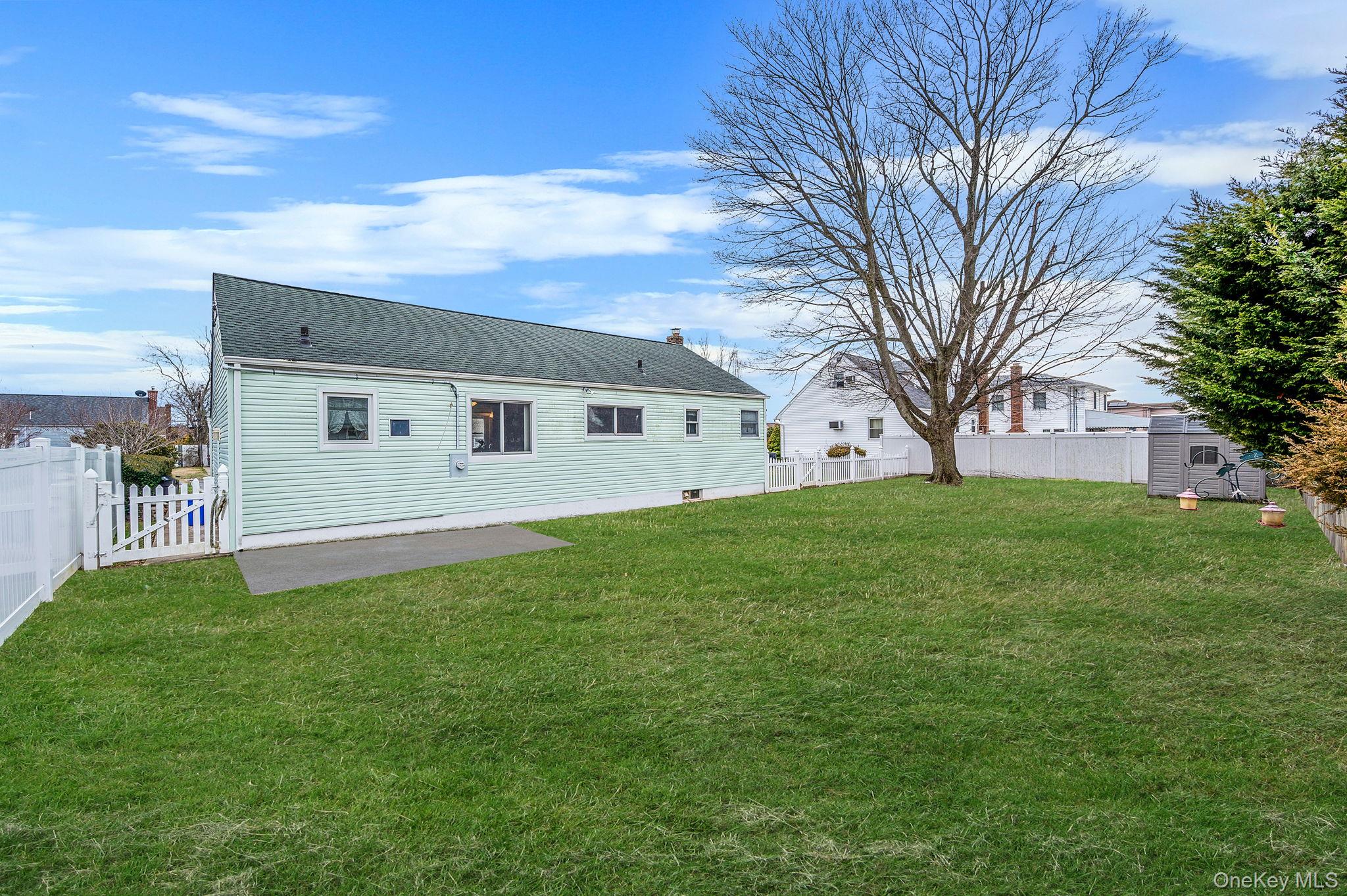 #11 photo, 43 E June Street, Lindenhurst , NY 11757