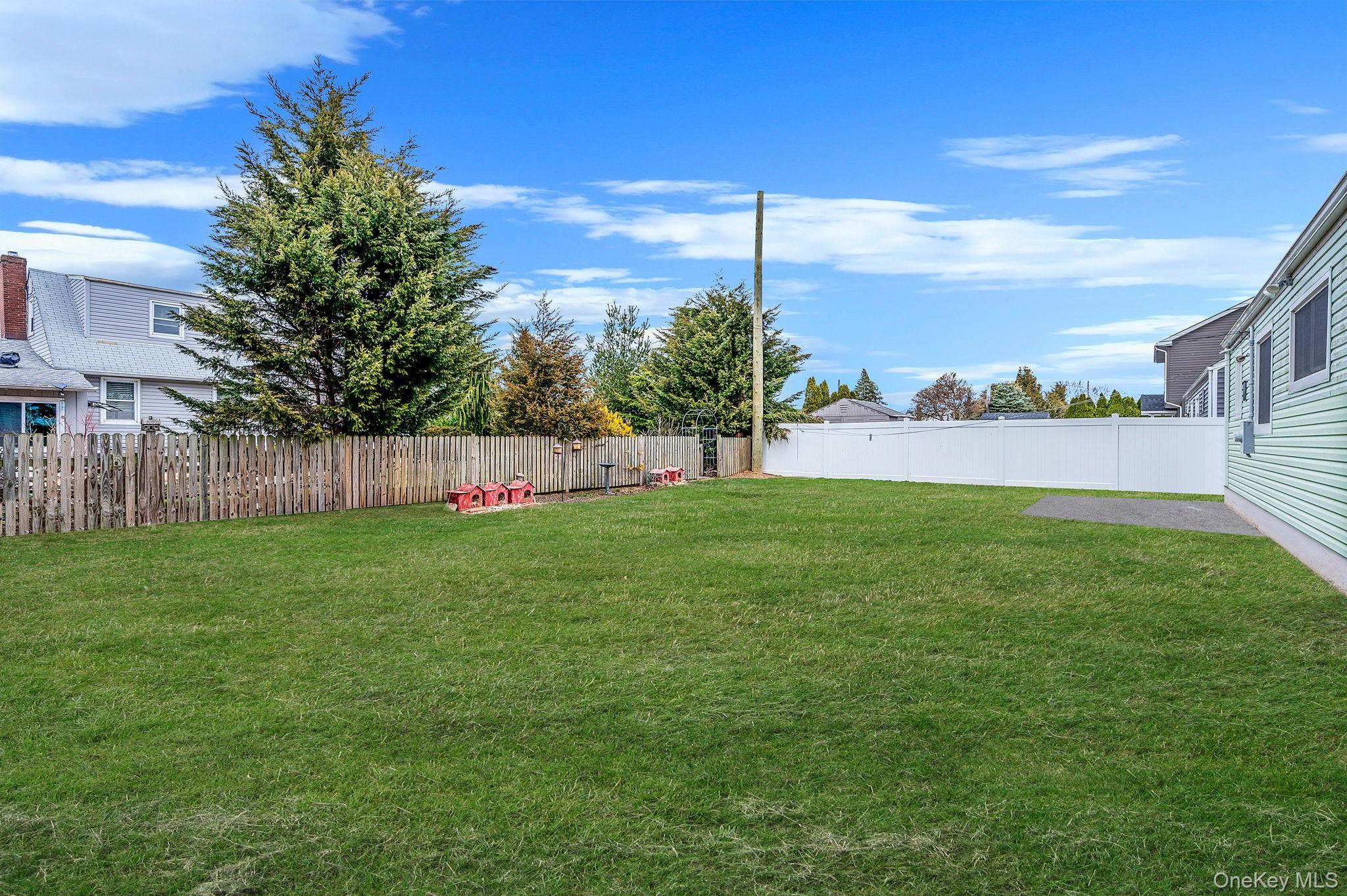 #13 photo, 43 E June Street, Lindenhurst , NY 11757